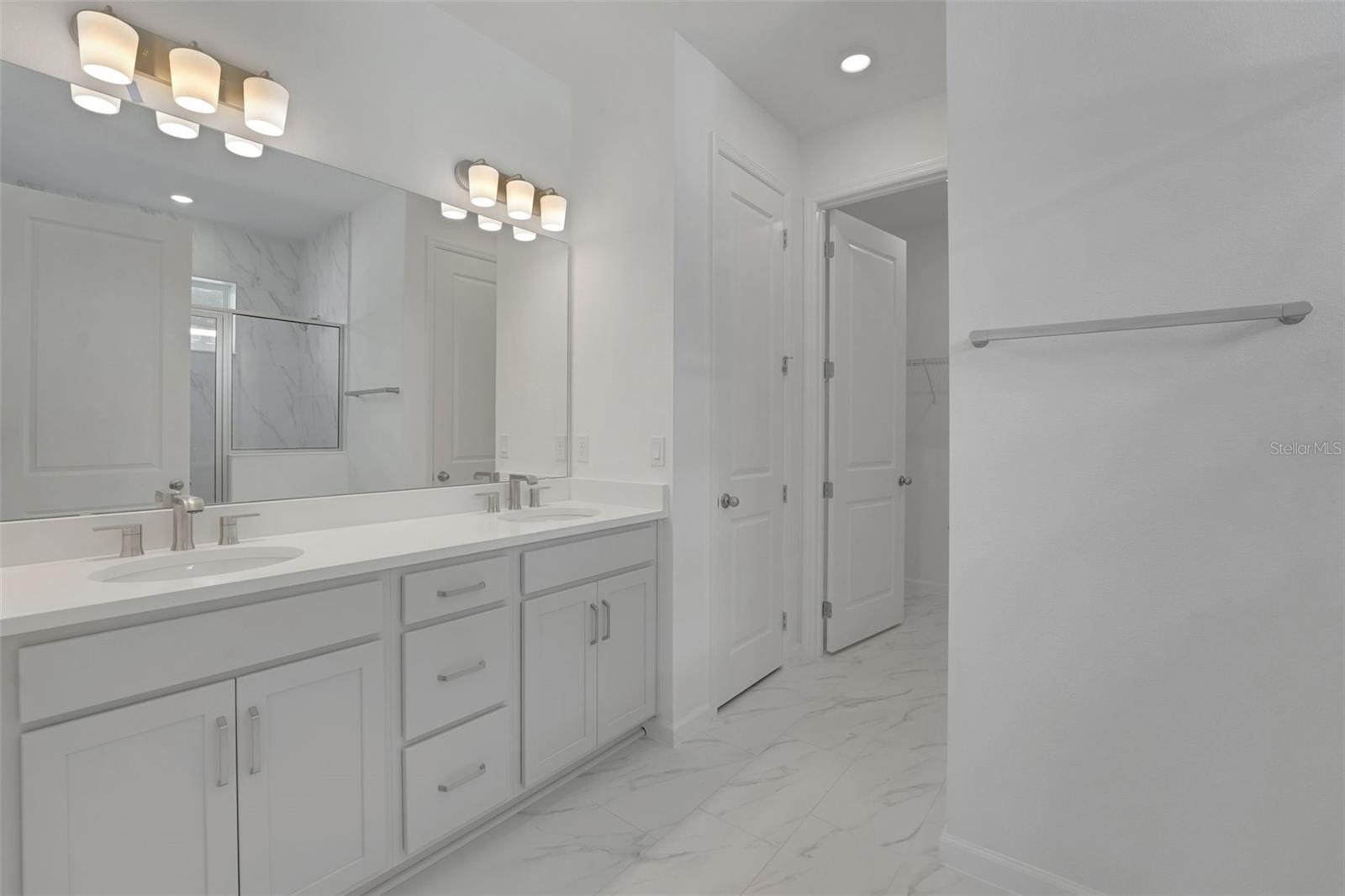 991 FIESTA KEY CIR, LADY LAKE, FL, 32159