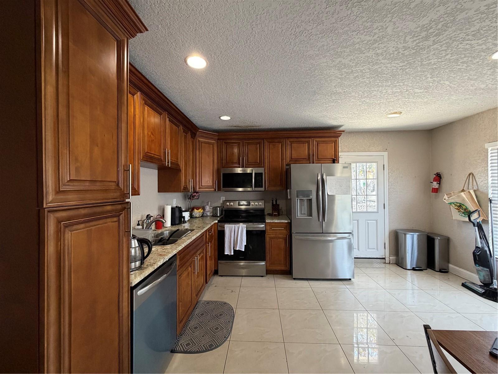 2926 W SAINT JOHN ST, TAMPA, FL, 33607