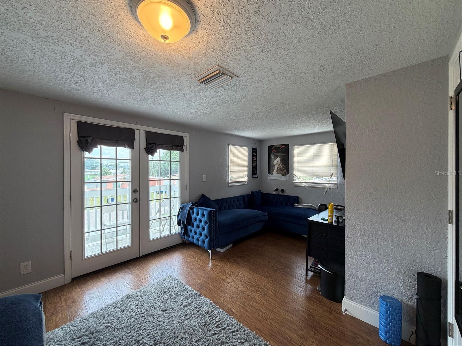 2926 W SAINT JOHN ST, TAMPA, FL, 33607