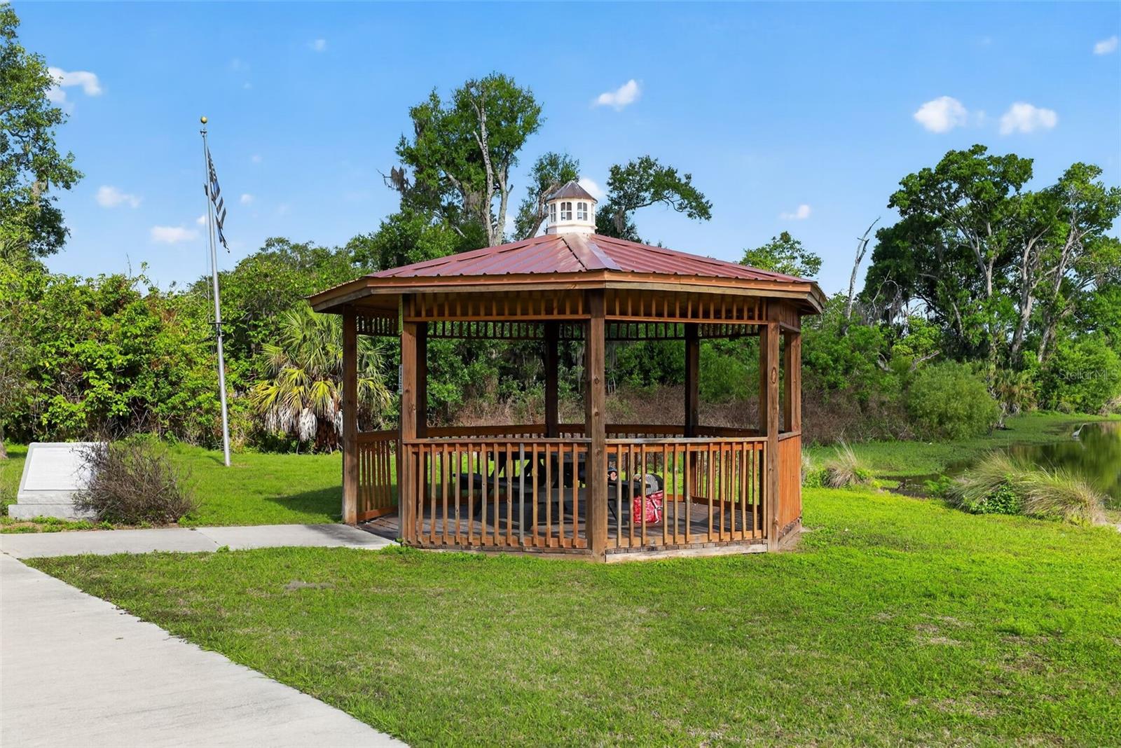 702 NW 3RD ST, MULBERRY, FL, 33860