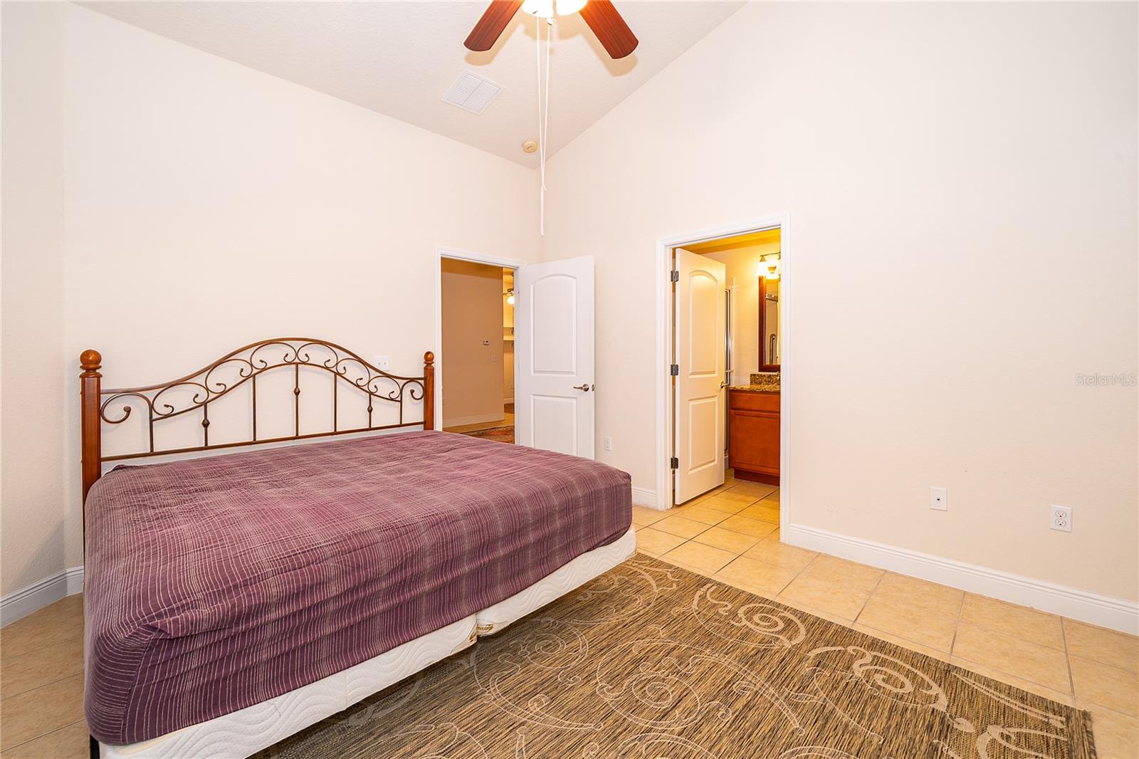 1075 DAVID WALKER DR #C-1, TAVARES, FL, 32778