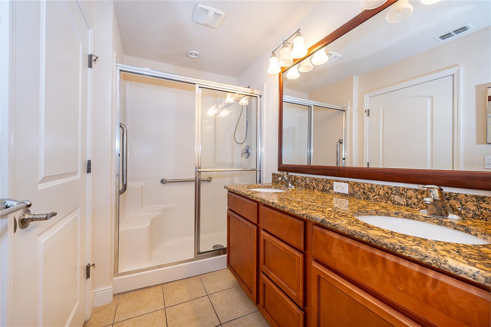 1075 DAVID WALKER DR #C-1, TAVARES, FL, 32778