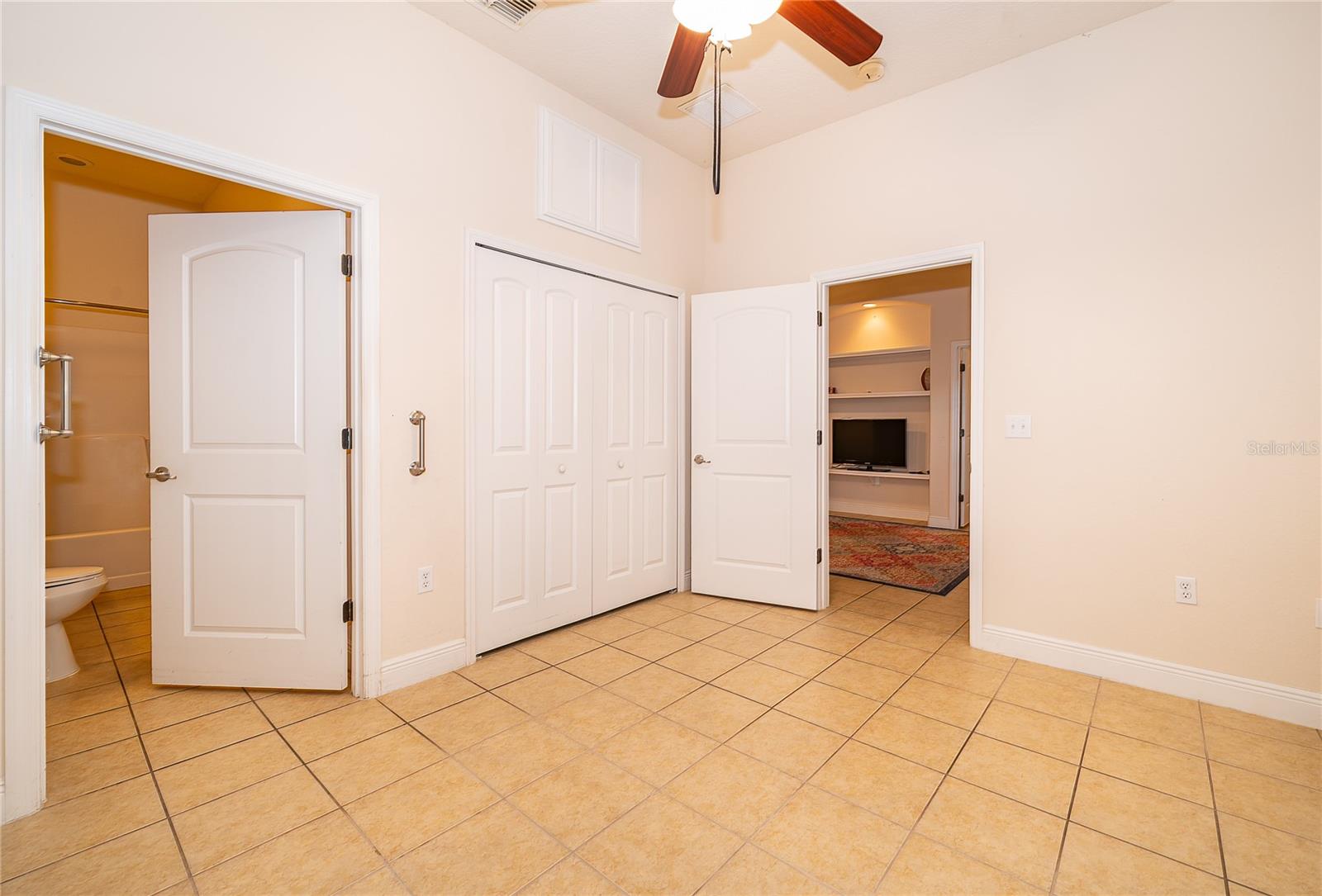 1075 DAVID WALKER DR #C-1, TAVARES, FL, 32778