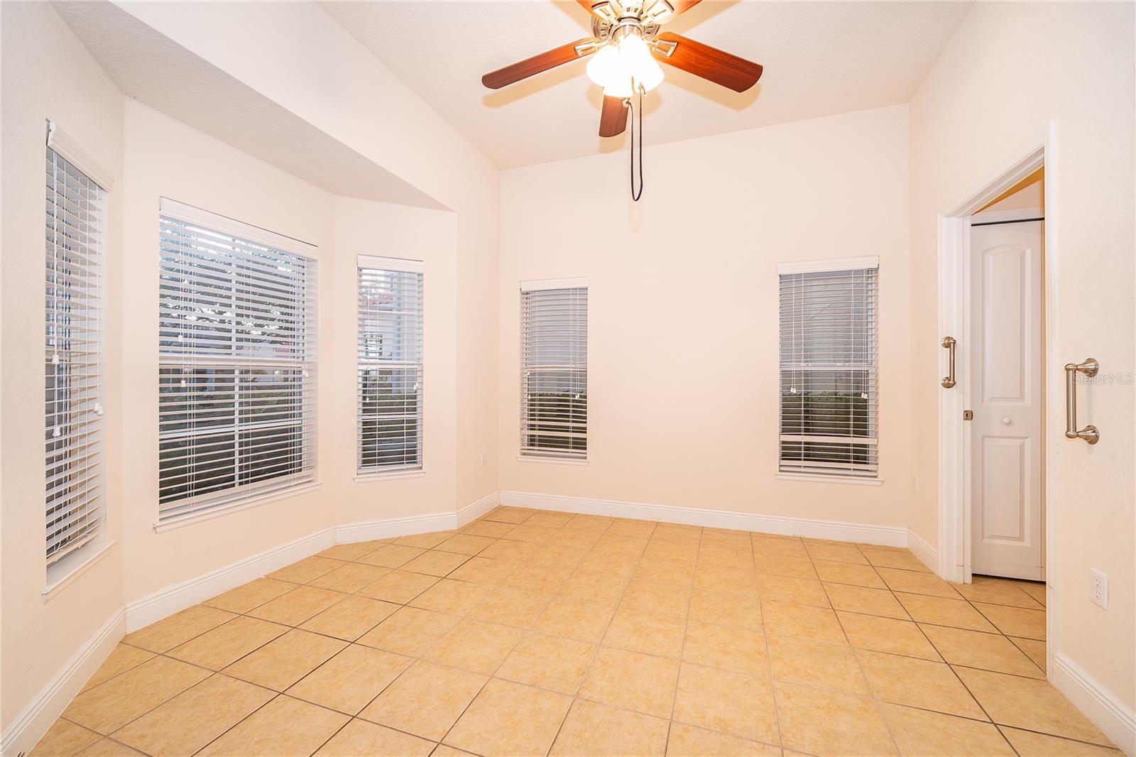 1075 DAVID WALKER DR #C-1, TAVARES, FL, 32778