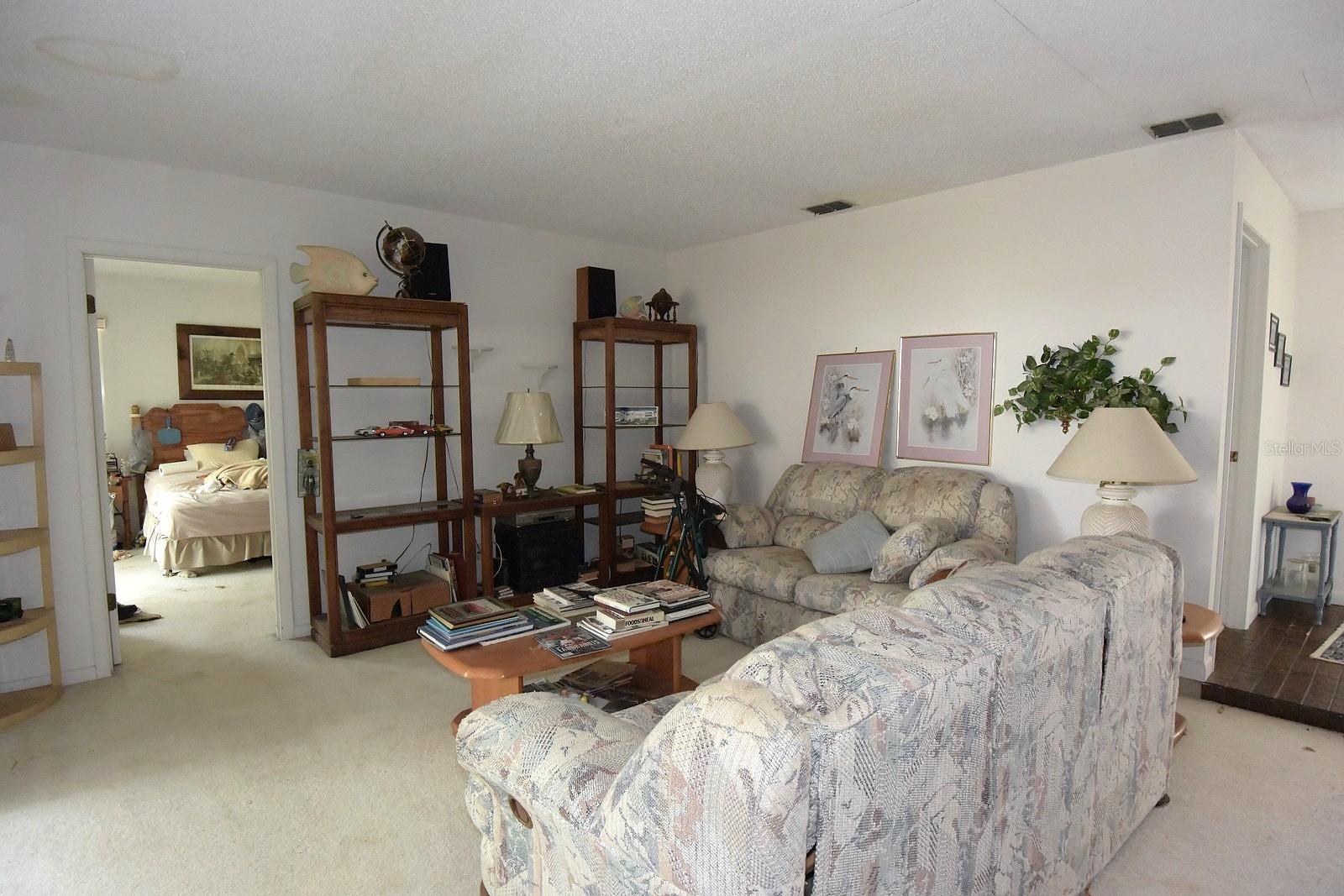 6832 QUAIL HOLLOW BLVD, WESLEY CHAPEL, FL, 33544