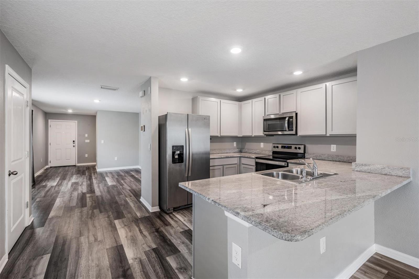 38400 SONNET LANDING AVE, ZEPHYRHILLS, FL, 33540