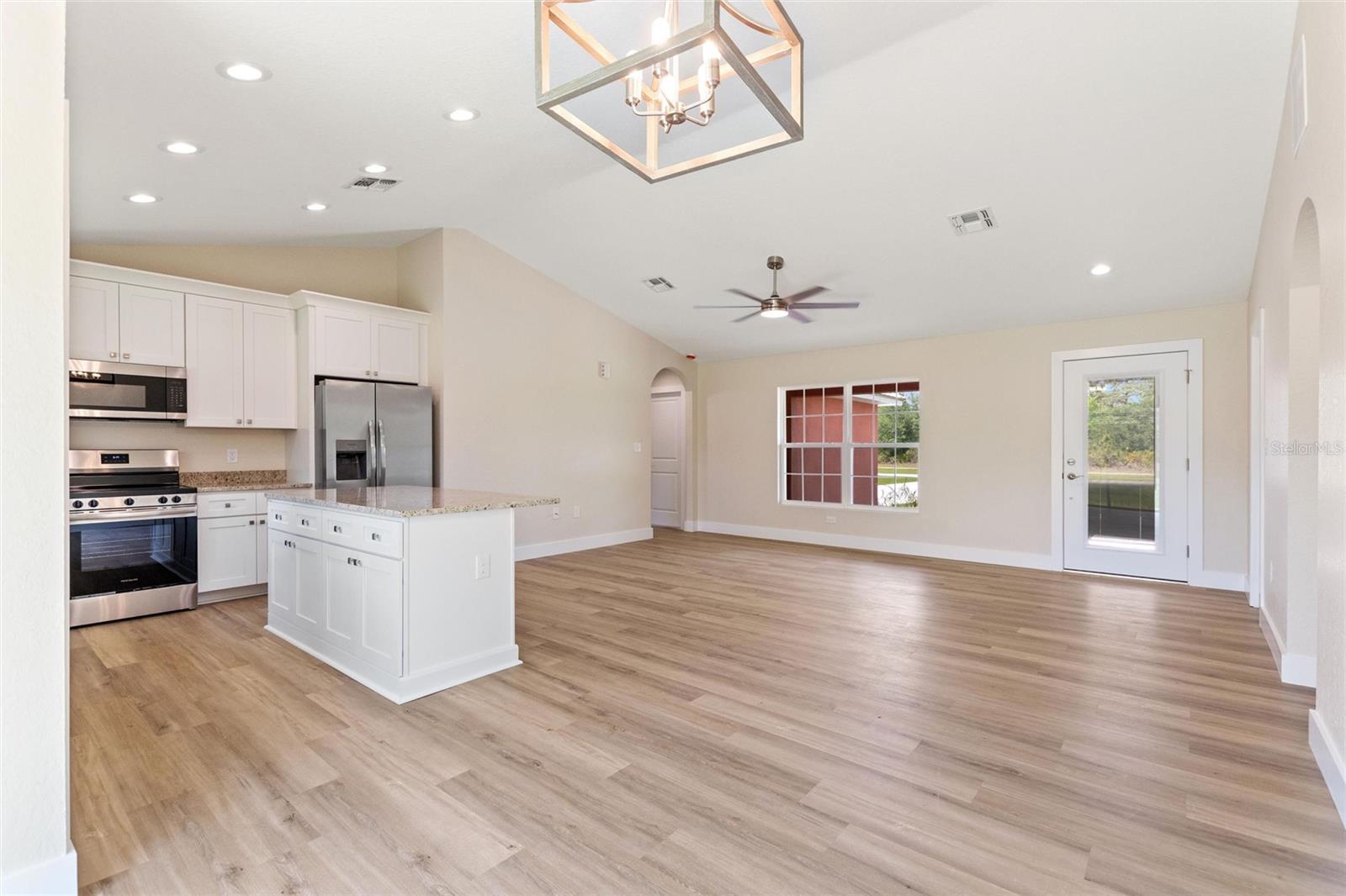 6301 RED GRANGE BLVD, INDIAN LAKE ESTATES, FL, 33855