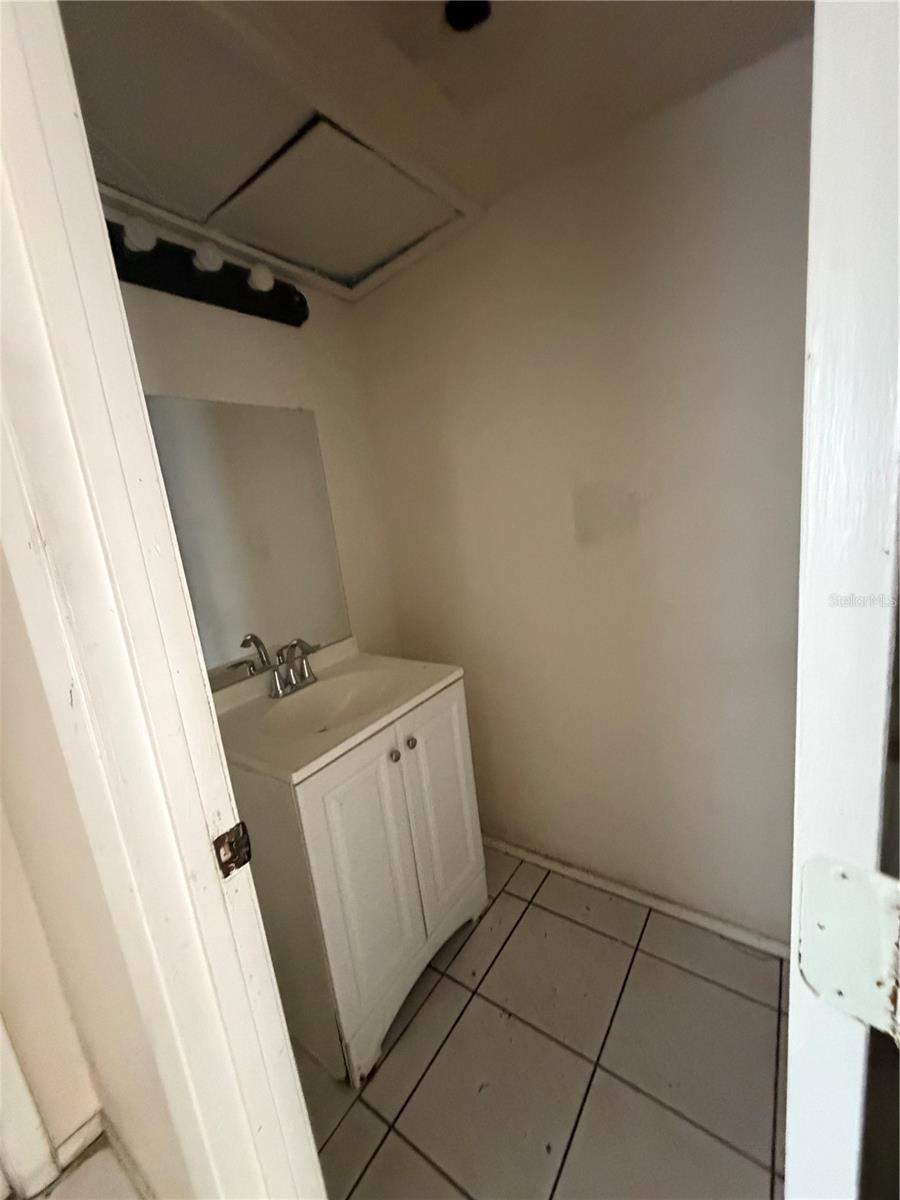 5861 CURRY FORD RD #12, ORLANDO, FL, 32822