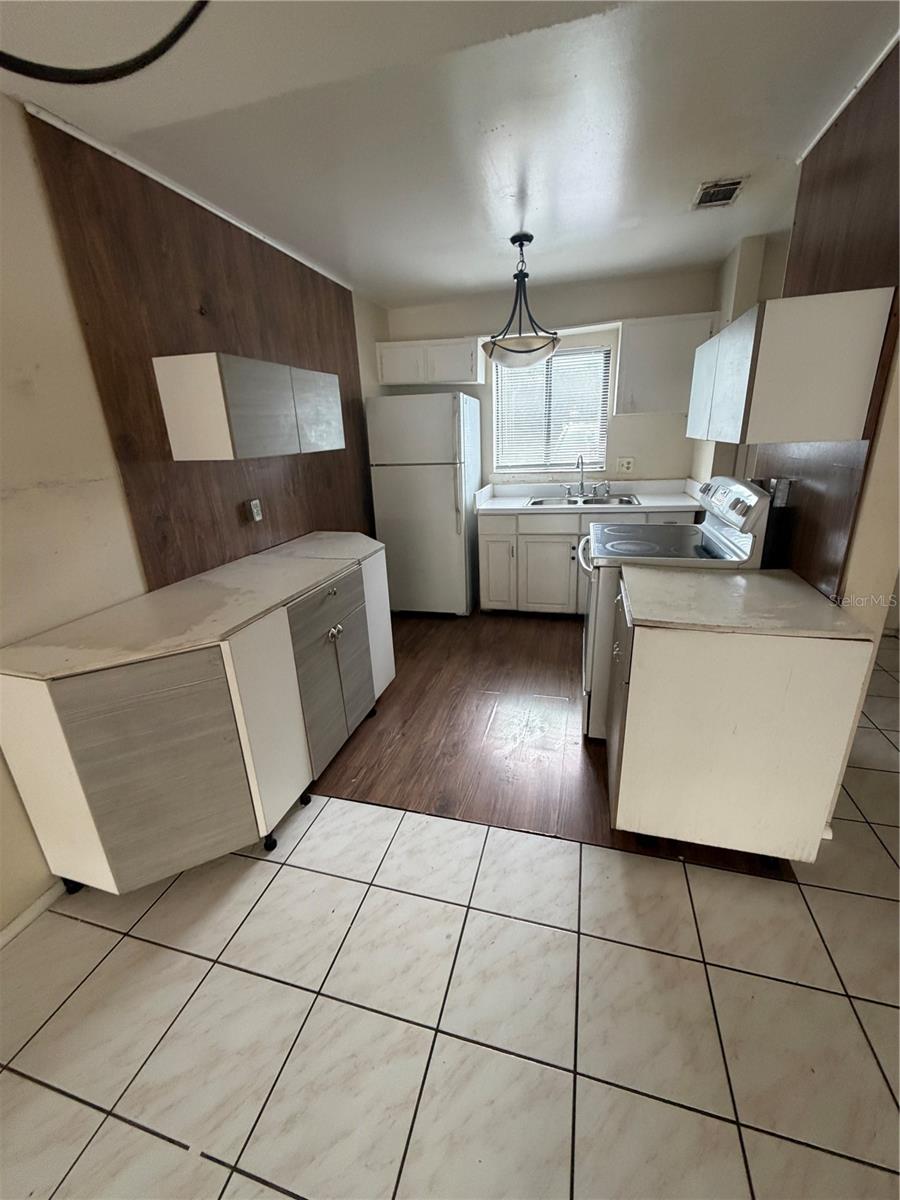 5861 CURRY FORD RD #12, ORLANDO, FL, 32822