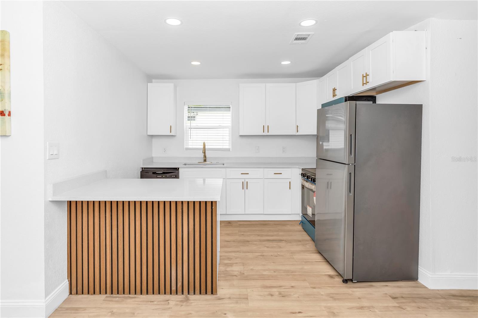 1262 SEMINOLA BLVD, CASSELBERRY, FL, 32707