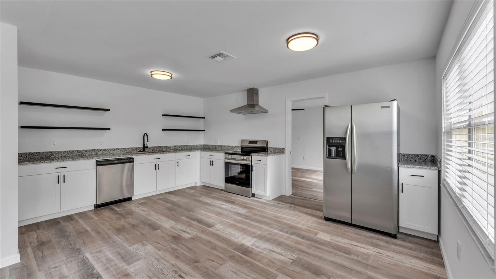 230 PALM AVE, AUBURNDALE, FL, 33823