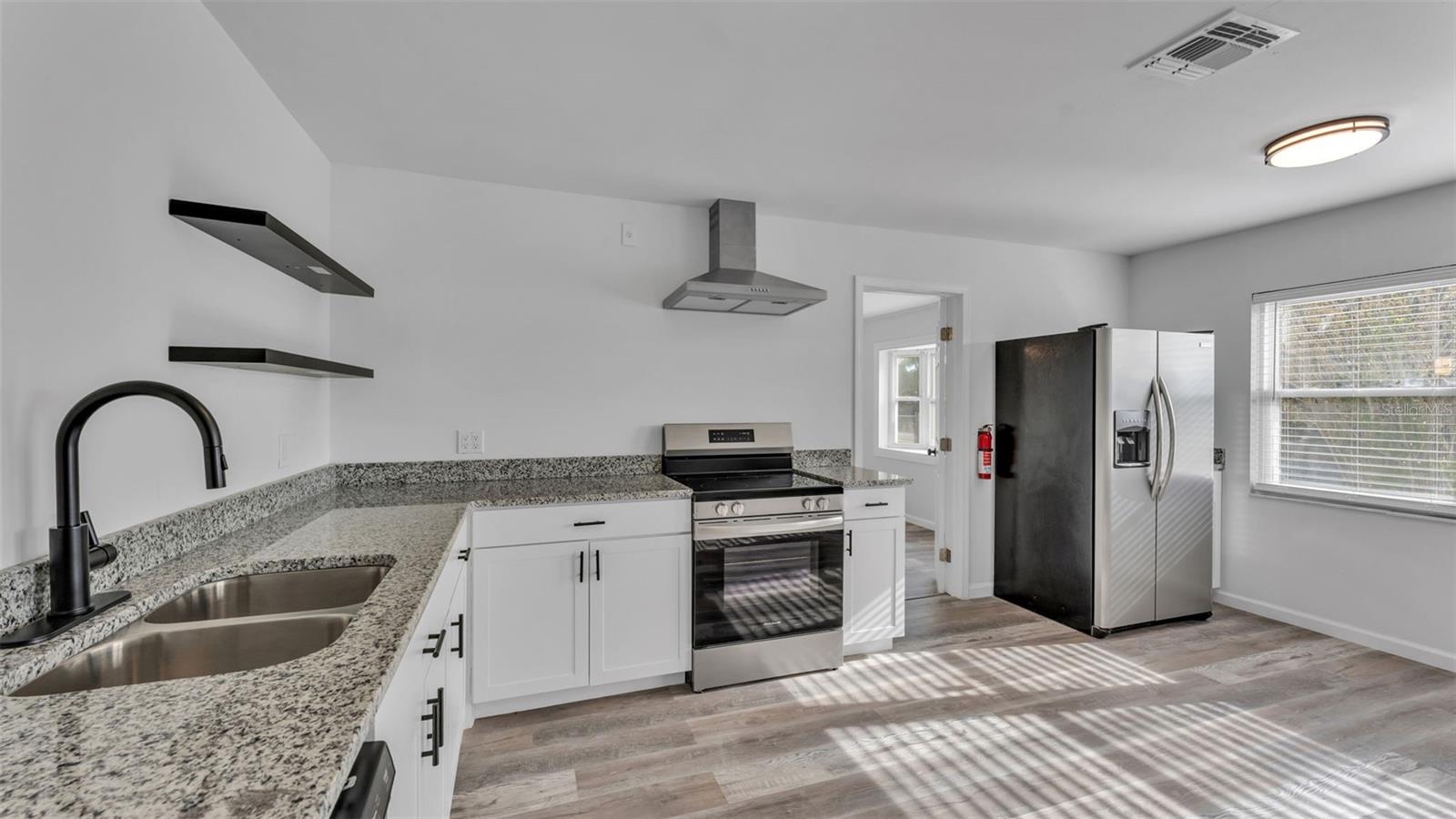 230 PALM AVE, AUBURNDALE, FL, 33823