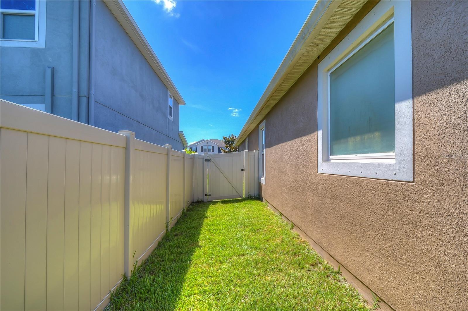 19391 LONG LAKE RANCH BLVD, LUTZ, FL, 33558