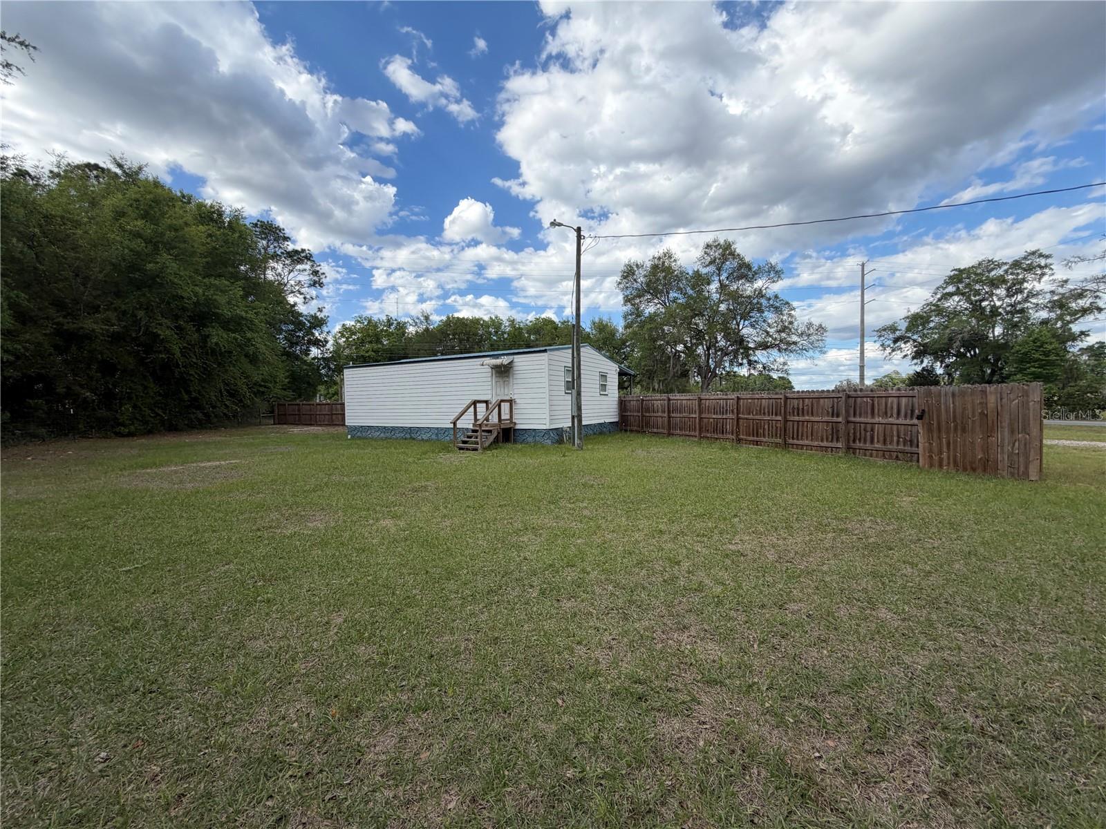 683 N COURT ST, BRONSON, FL, 32621