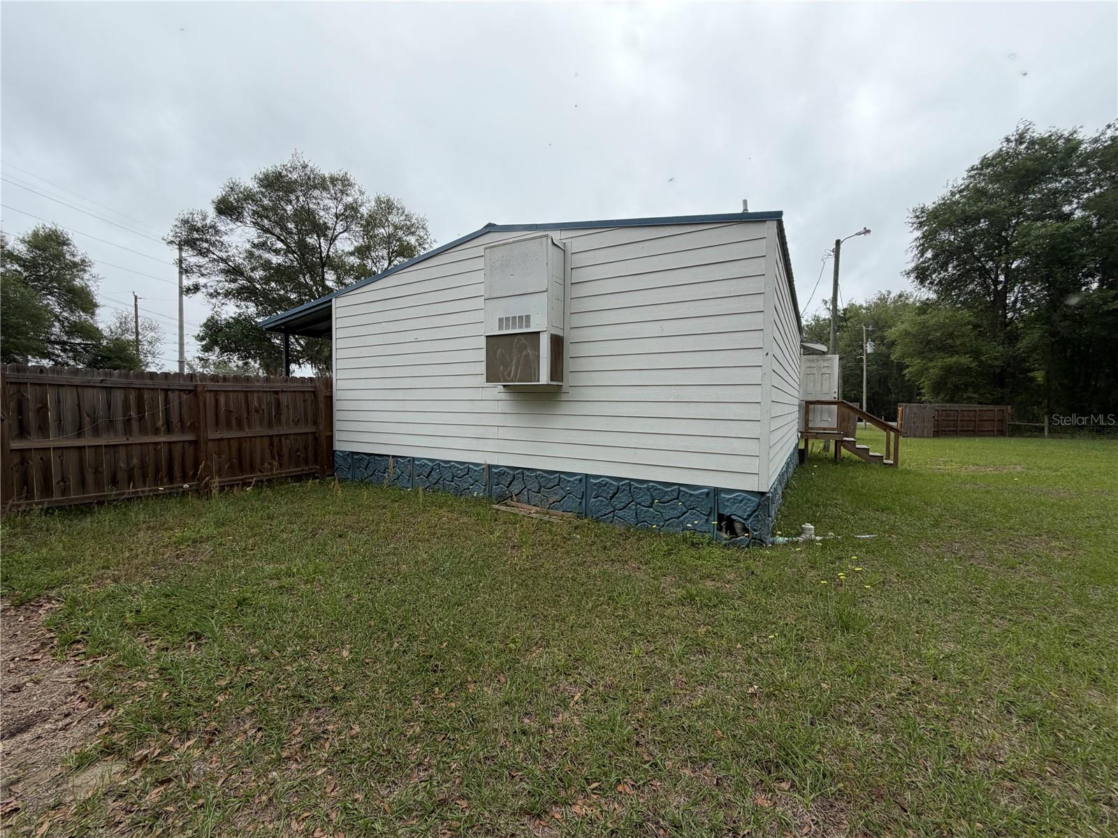 683 N COURT ST, BRONSON, FL, 32621