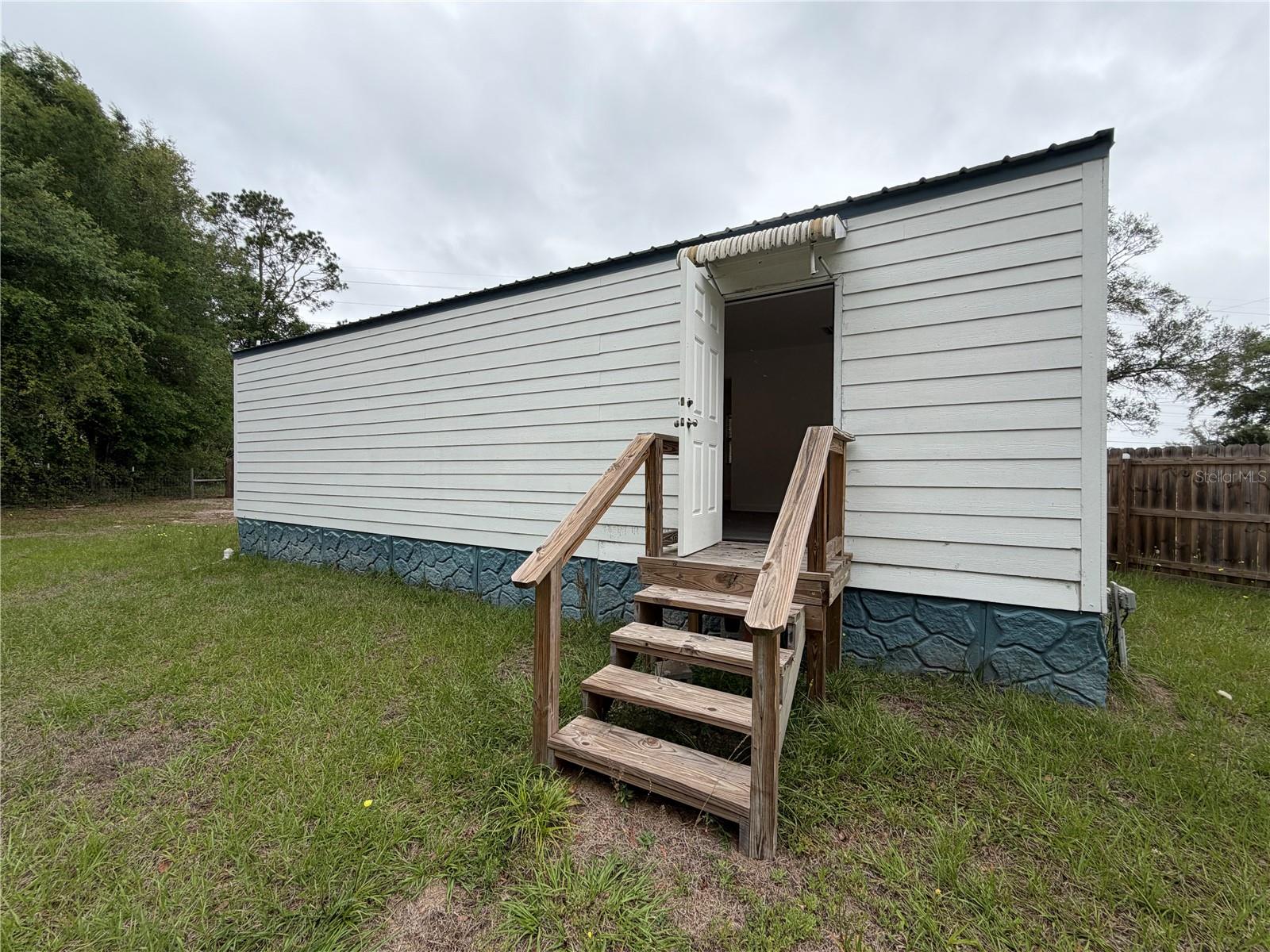 683 N COURT ST, BRONSON, FL, 32621