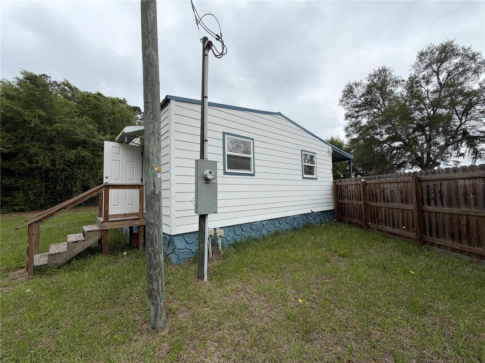 683 N COURT ST, BRONSON, FL, 32621