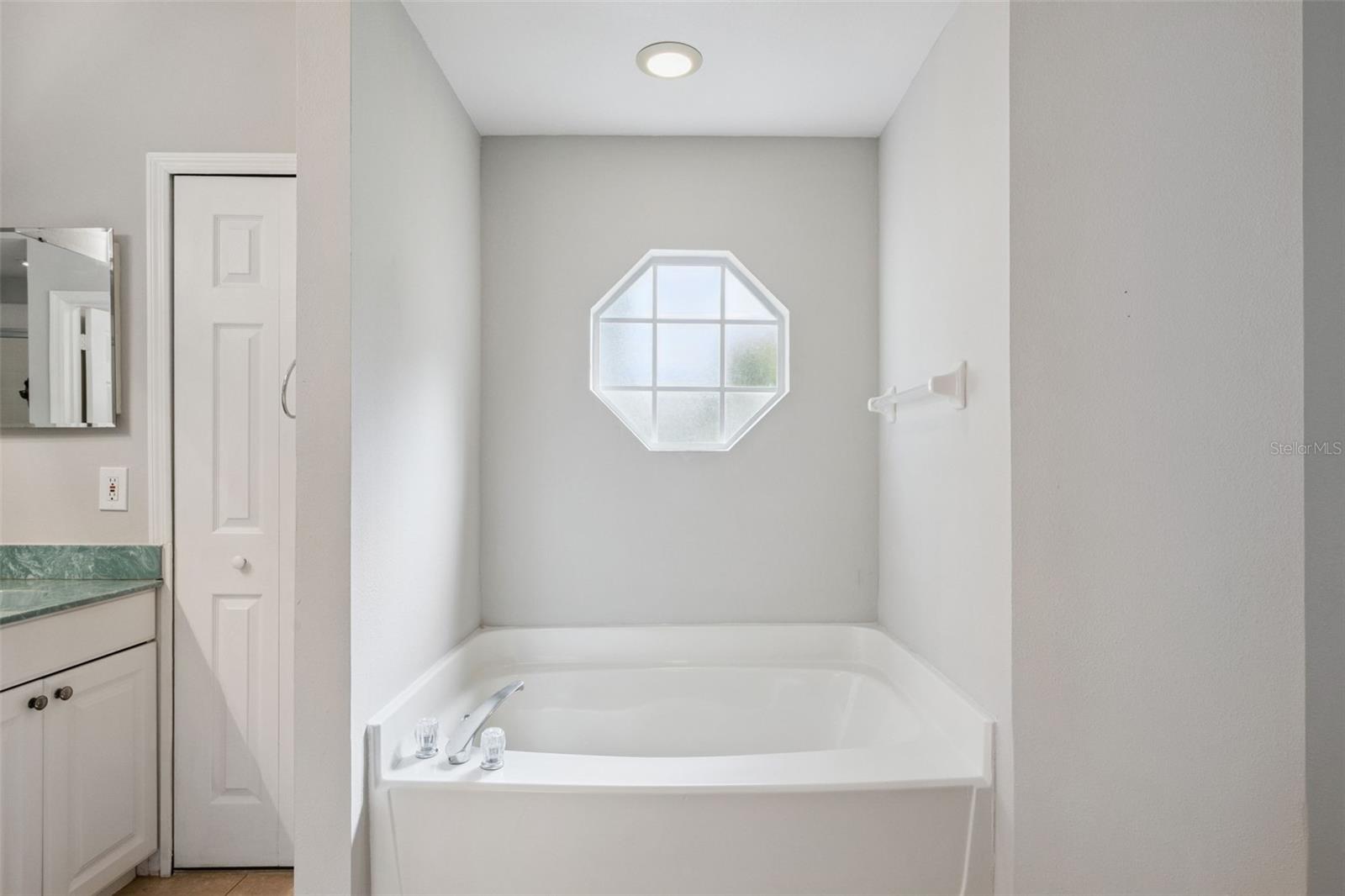 1023 W RIVIERA BLVD, OVIEDO, FL, 32765