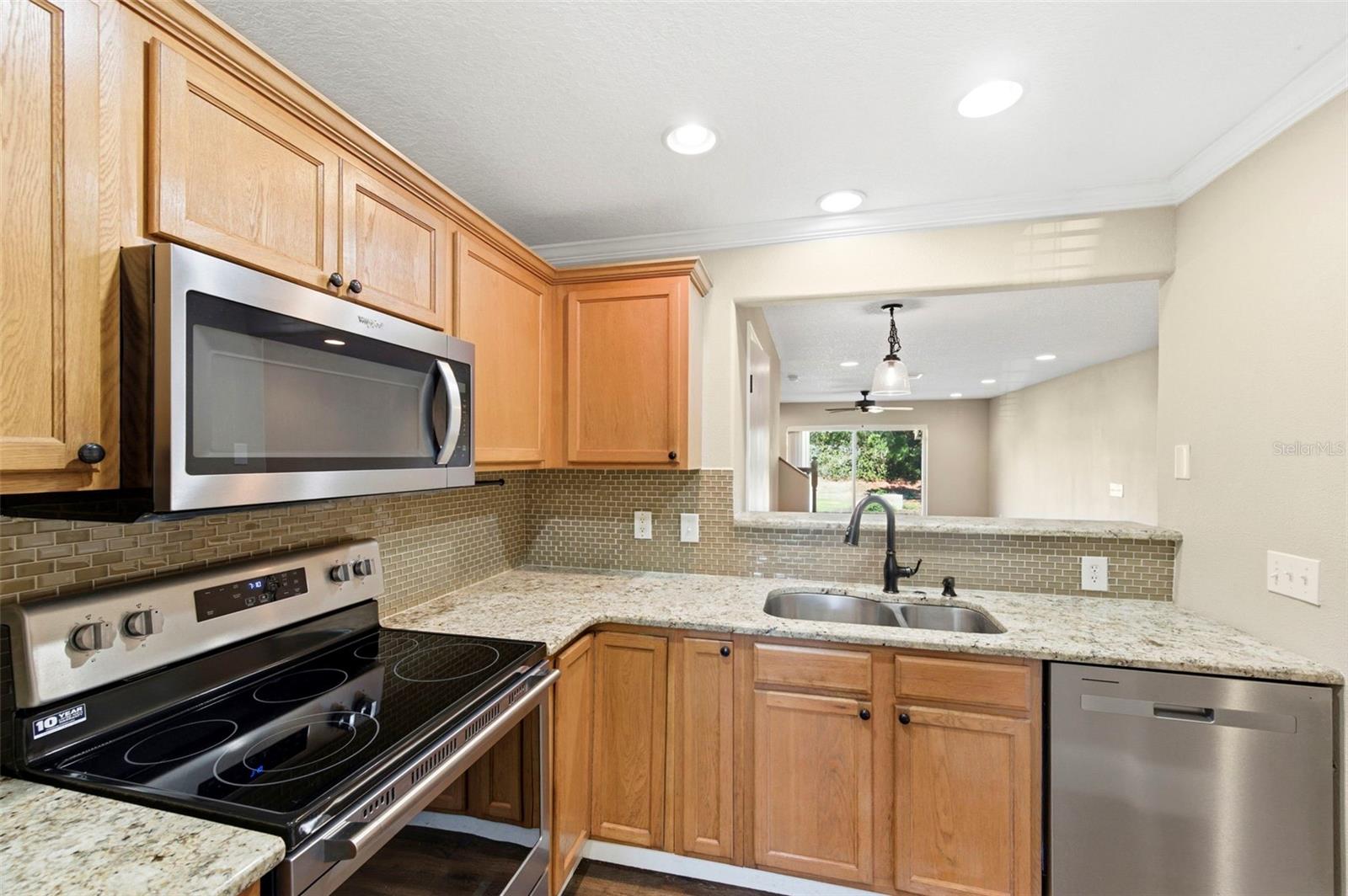 6811 DARTMOUTH HILL ST, RIVERVIEW, FL, 33578