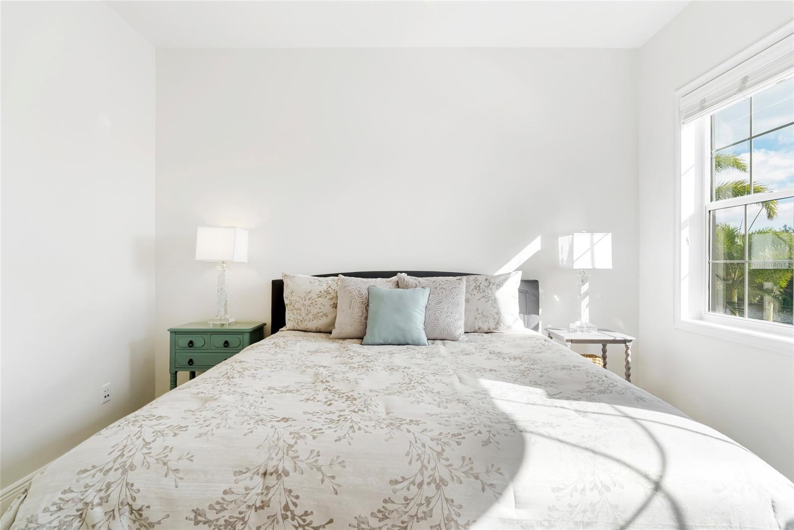 356 BELLEAIR DR NE, ST PETERSBURG, FL, 33704