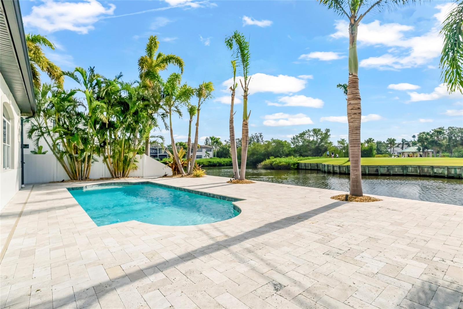 356 BELLEAIR DR NE, ST PETERSBURG, FL, 33704