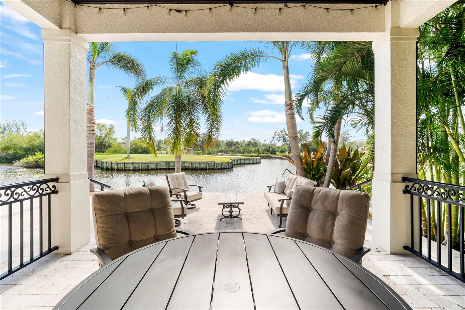 356 BELLEAIR DR NE, ST PETERSBURG, FL, 33704