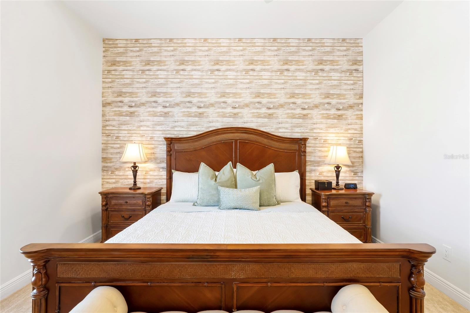 356 BELLEAIR DR NE, ST PETERSBURG, FL, 33704