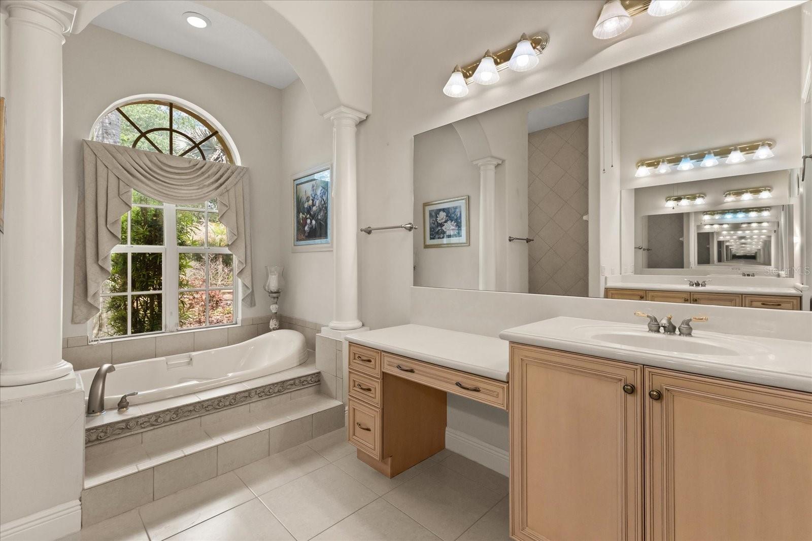 420 VALLEY STREAM DR, GENEVA, FL, 32732