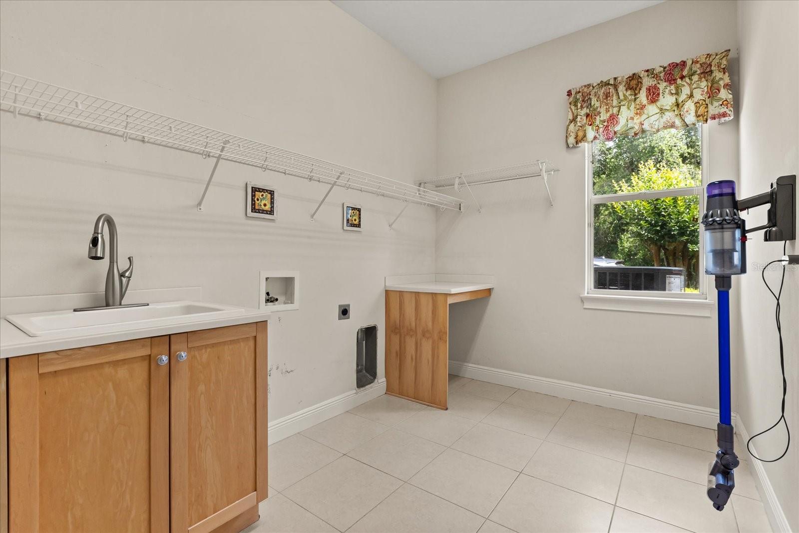 420 VALLEY STREAM DR, GENEVA, FL, 32732