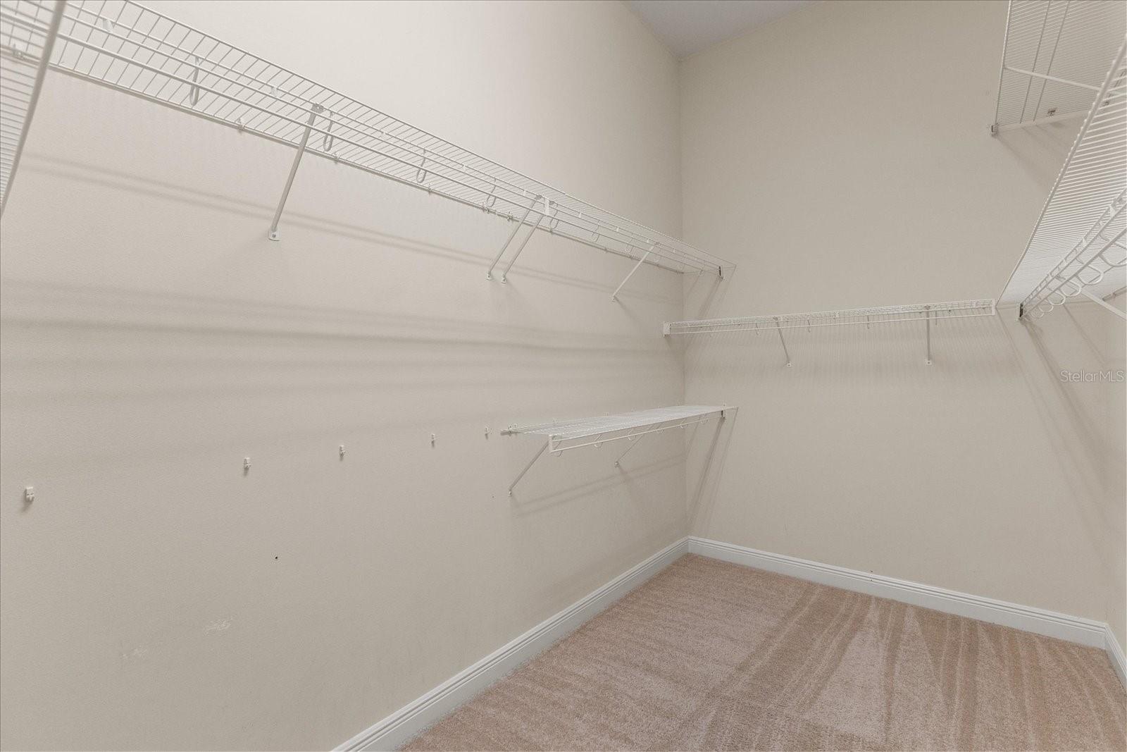 420 VALLEY STREAM DR, GENEVA, FL, 32732