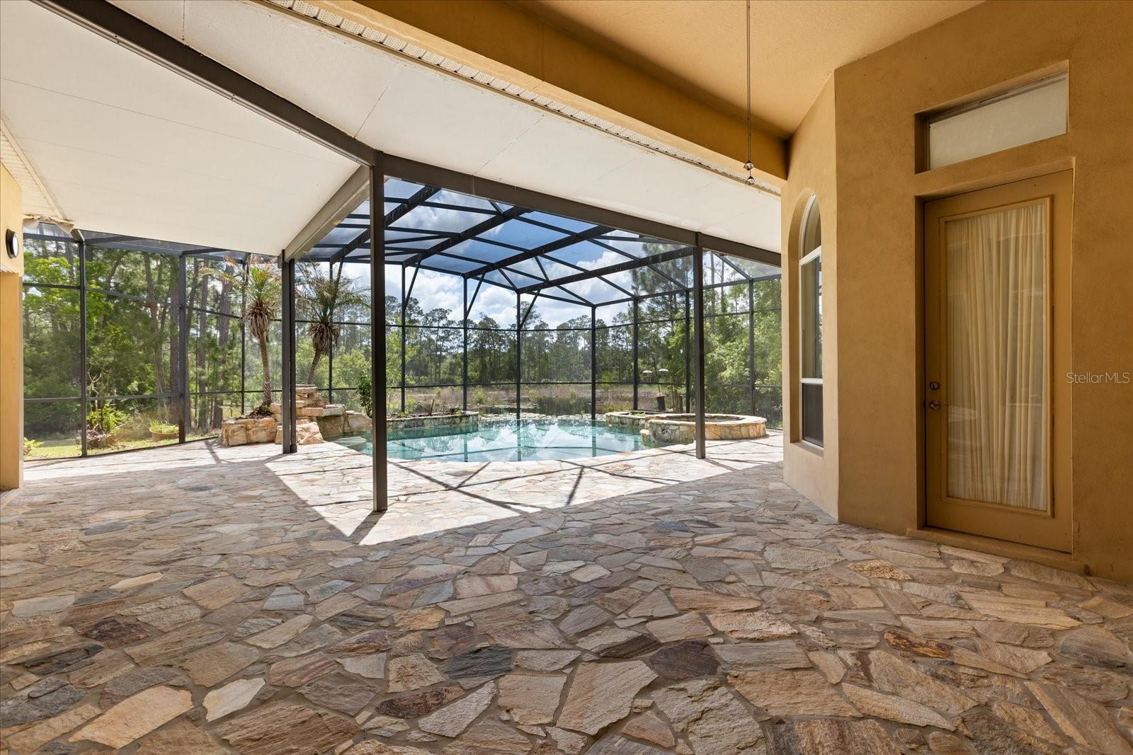 420 VALLEY STREAM DR, GENEVA, FL, 32732