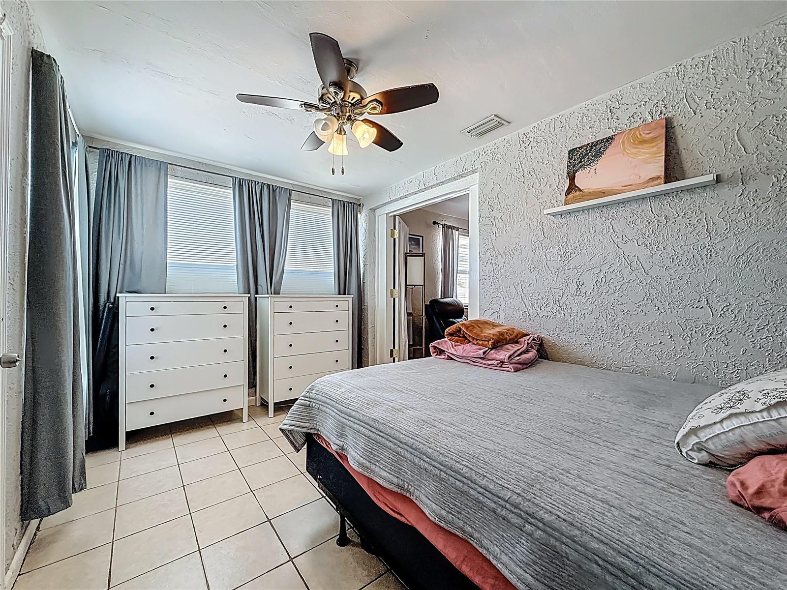 550 40TH ST S, ST PETERSBURG, FL, 33711