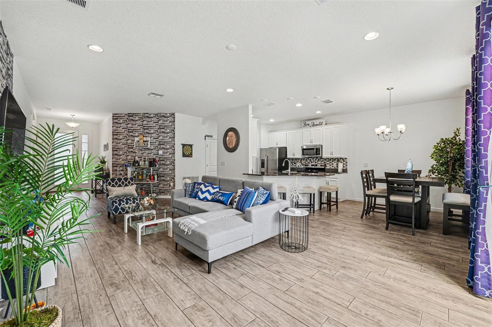 501 SAPPHIRE DR, DAVENPORT, FL, 33837