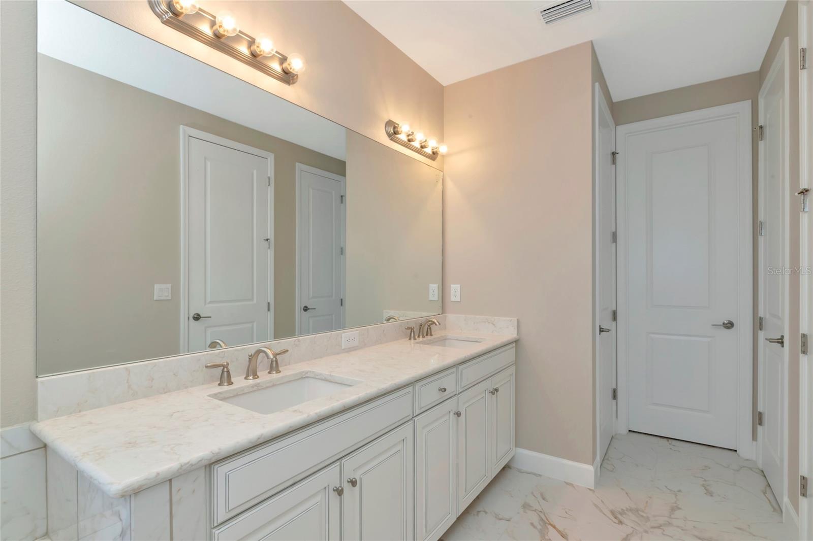 10187 MILKY WAY CIR, SARASOTA, FL, 34241