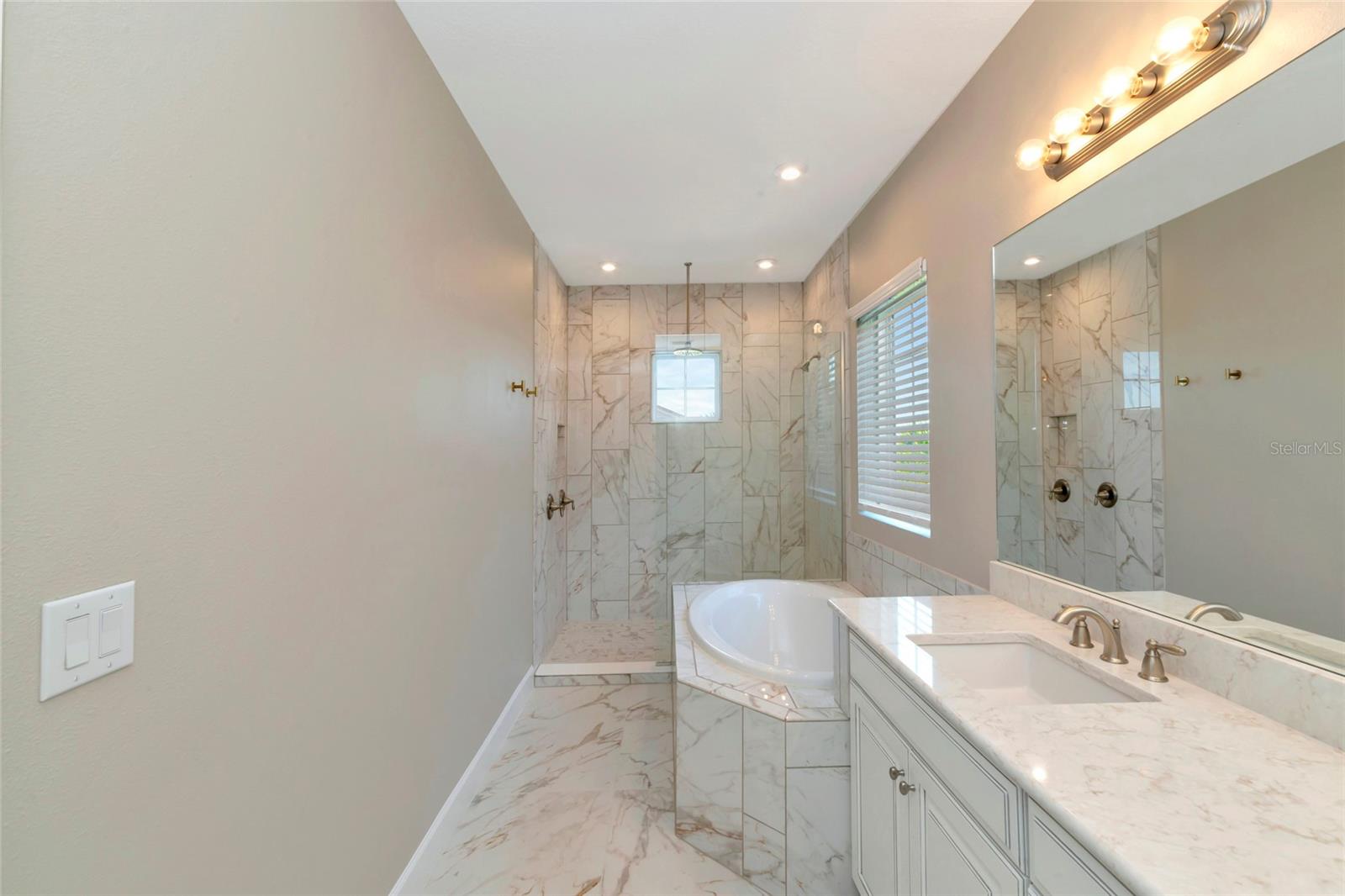 10187 MILKY WAY CIR, SARASOTA, FL, 34241