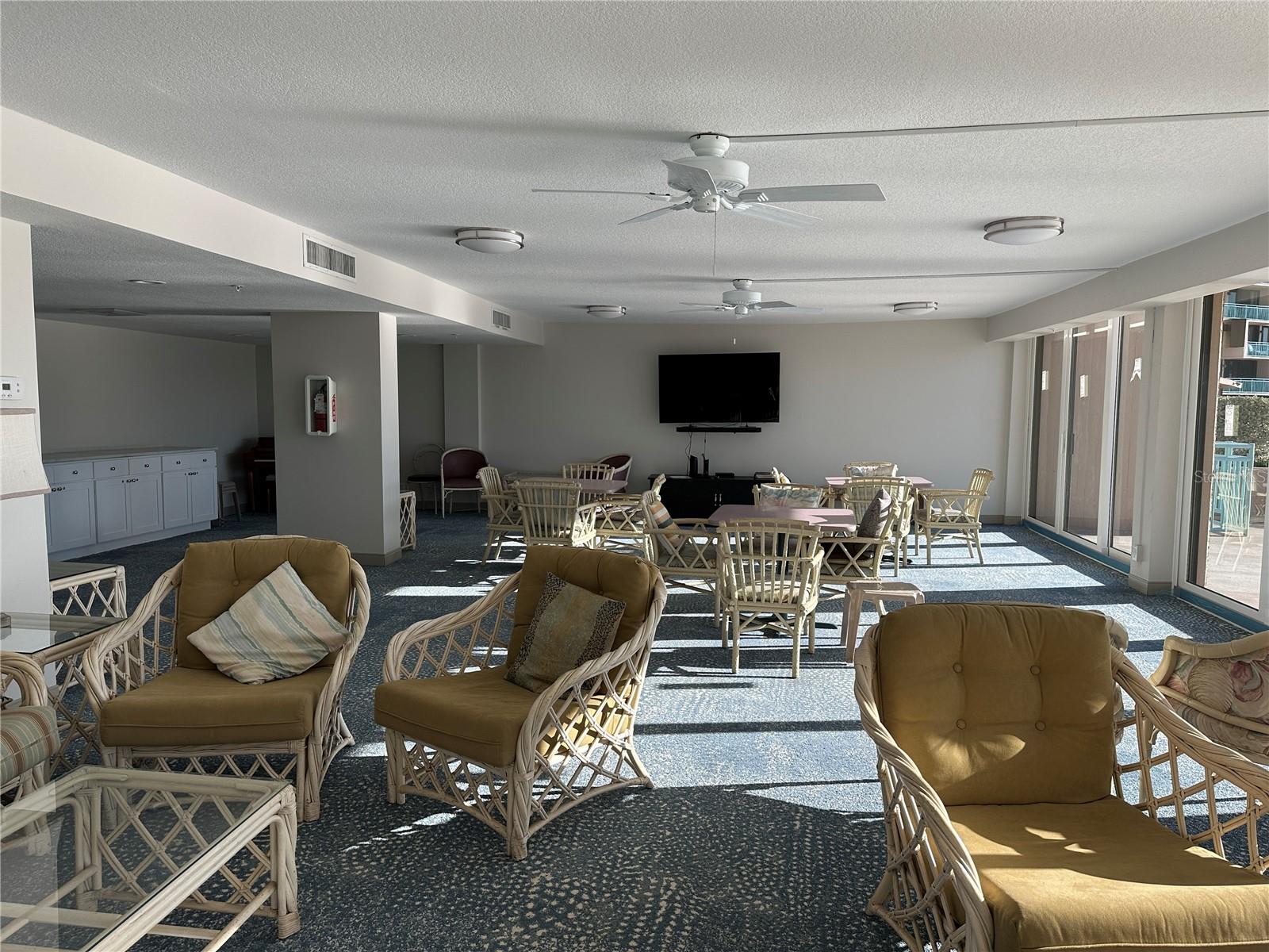 1 KEY CAPRI #303W, TREASURE ISLAND, FL, 33706