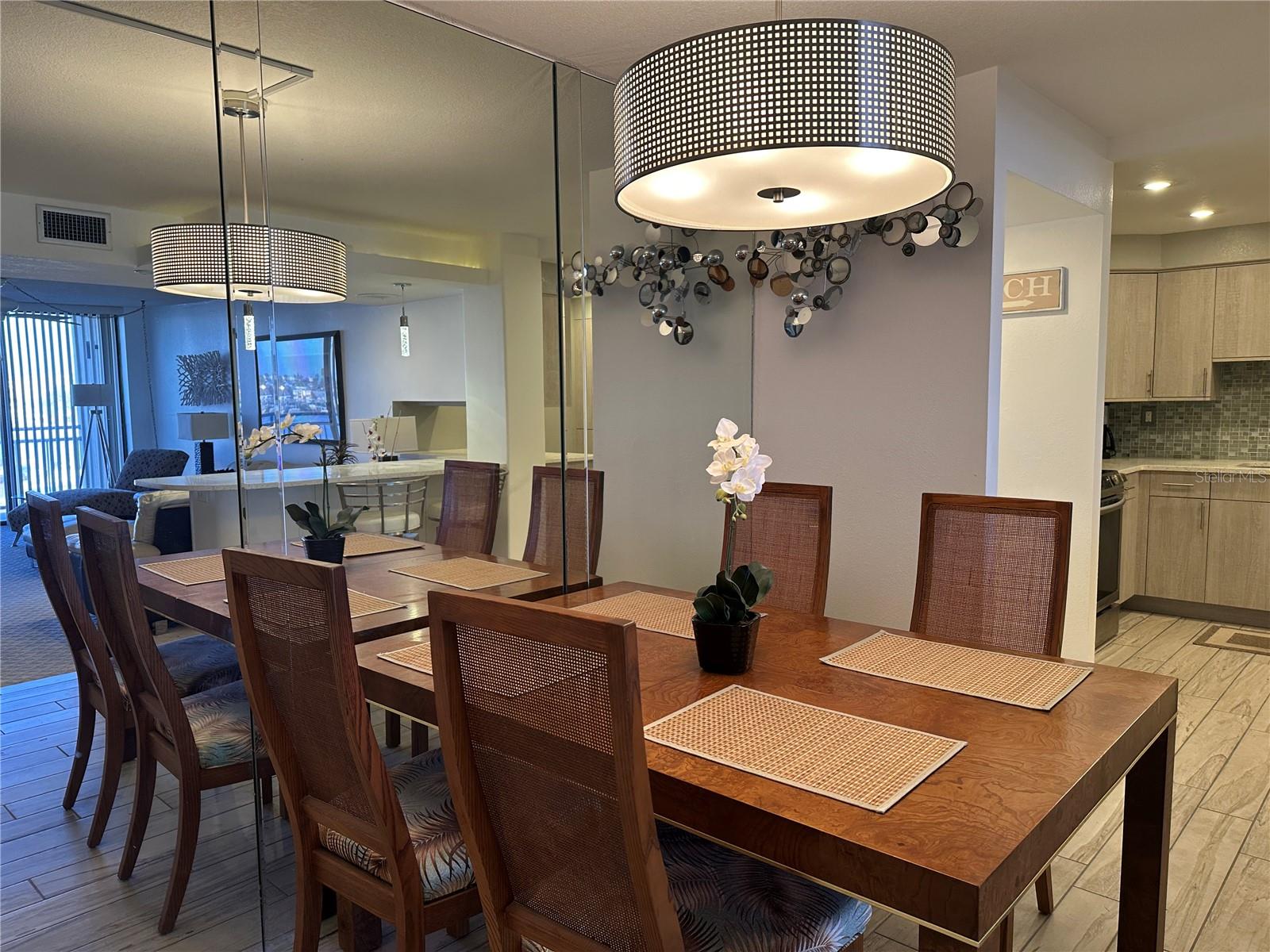 1 KEY CAPRI #303W, TREASURE ISLAND, FL, 33706