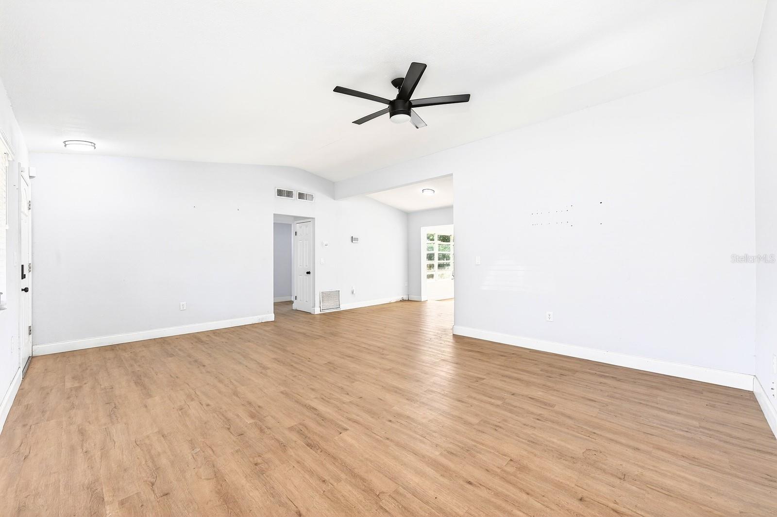 1412 LAKECREST DR, APOPKA, FL, 32703