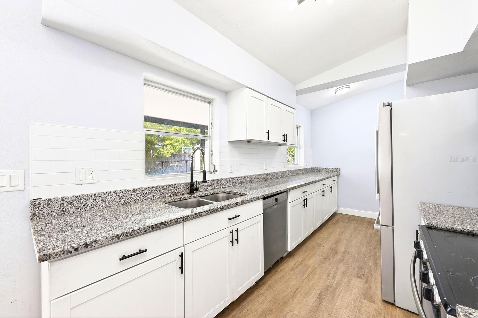 1412 LAKECREST DR, APOPKA, FL, 32703