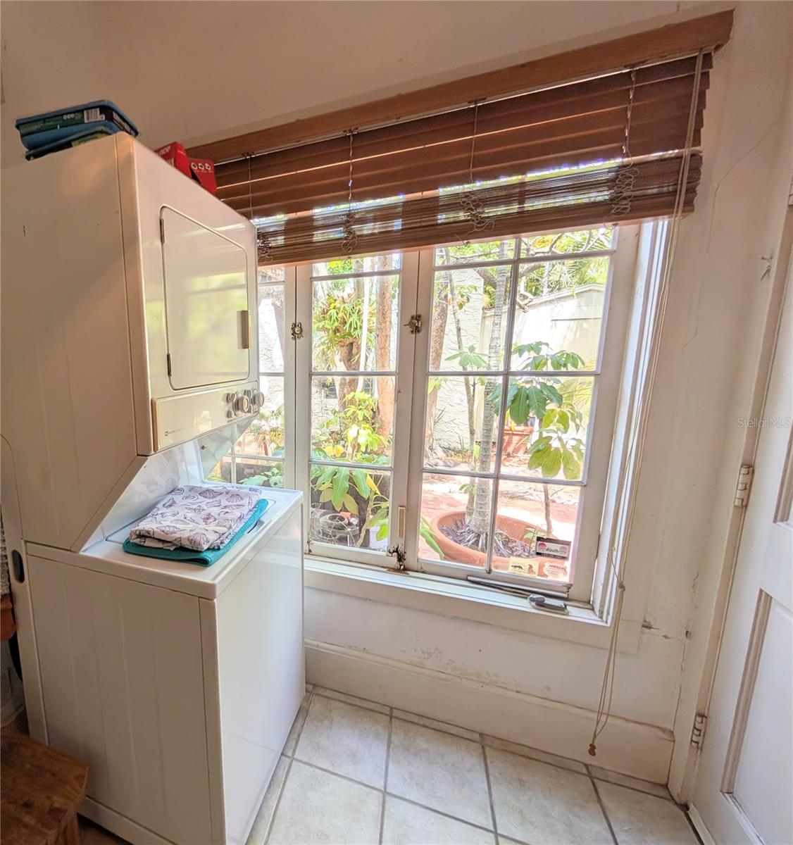 1701 SIESTA DR, SARASOTA, FL, 34239