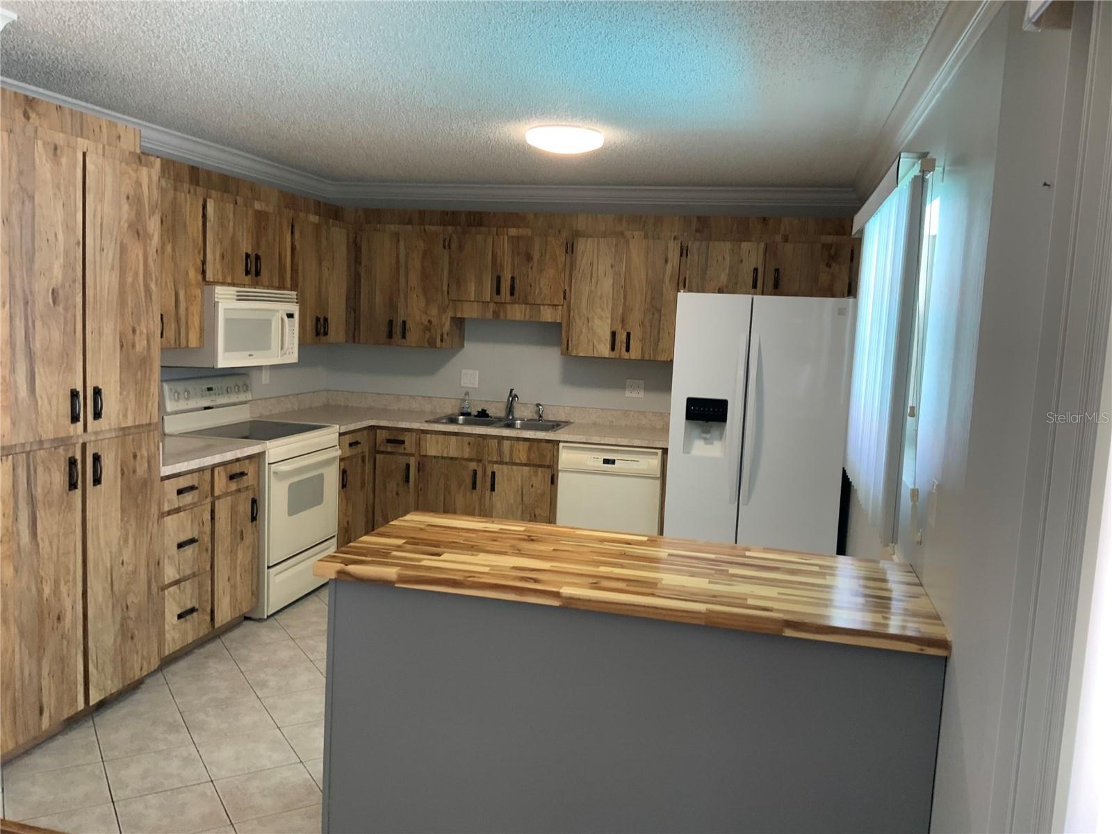 200 BRYAN ST, EUSTIS, FL, 32726