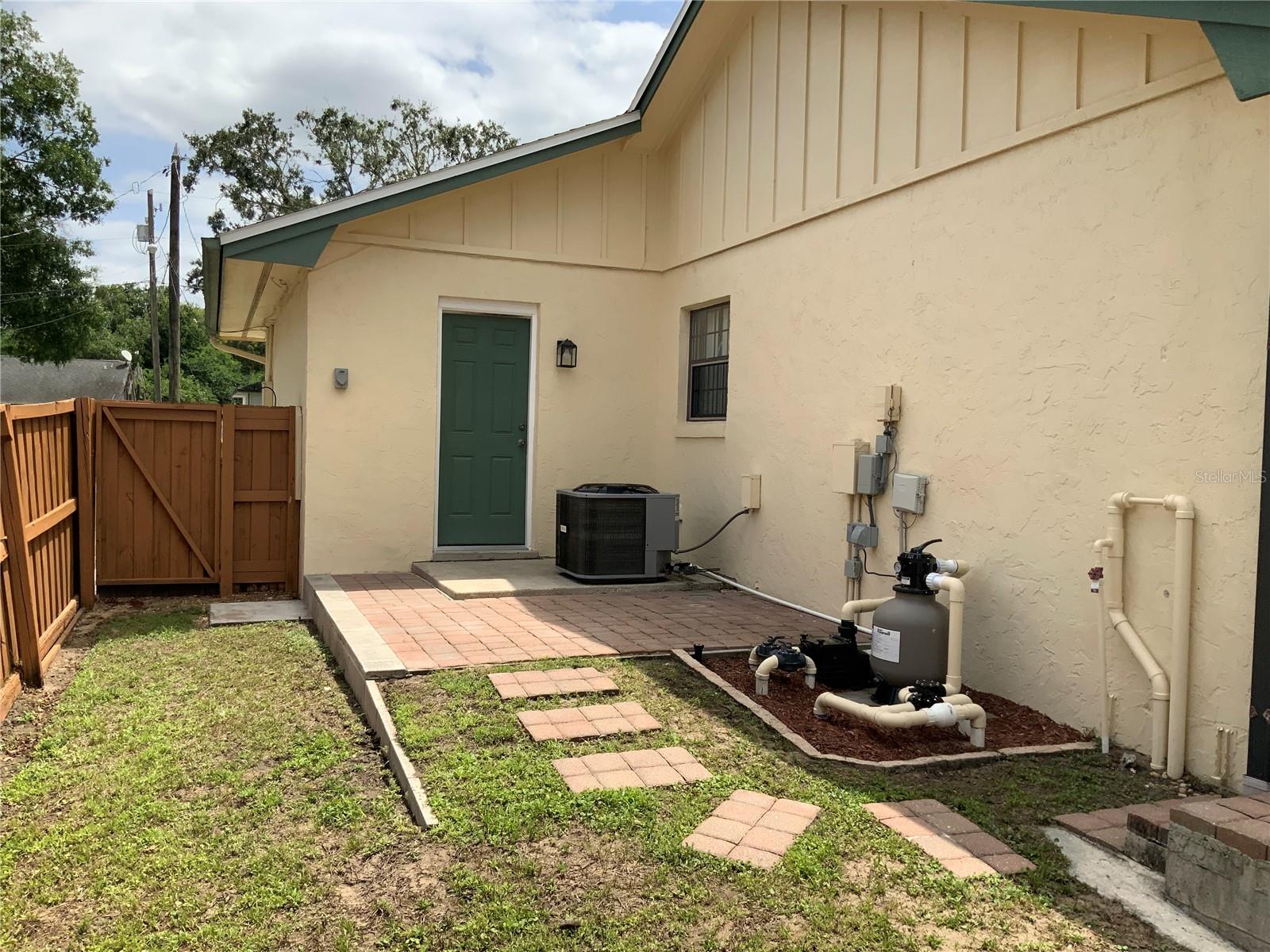 200 BRYAN ST, EUSTIS, FL, 32726