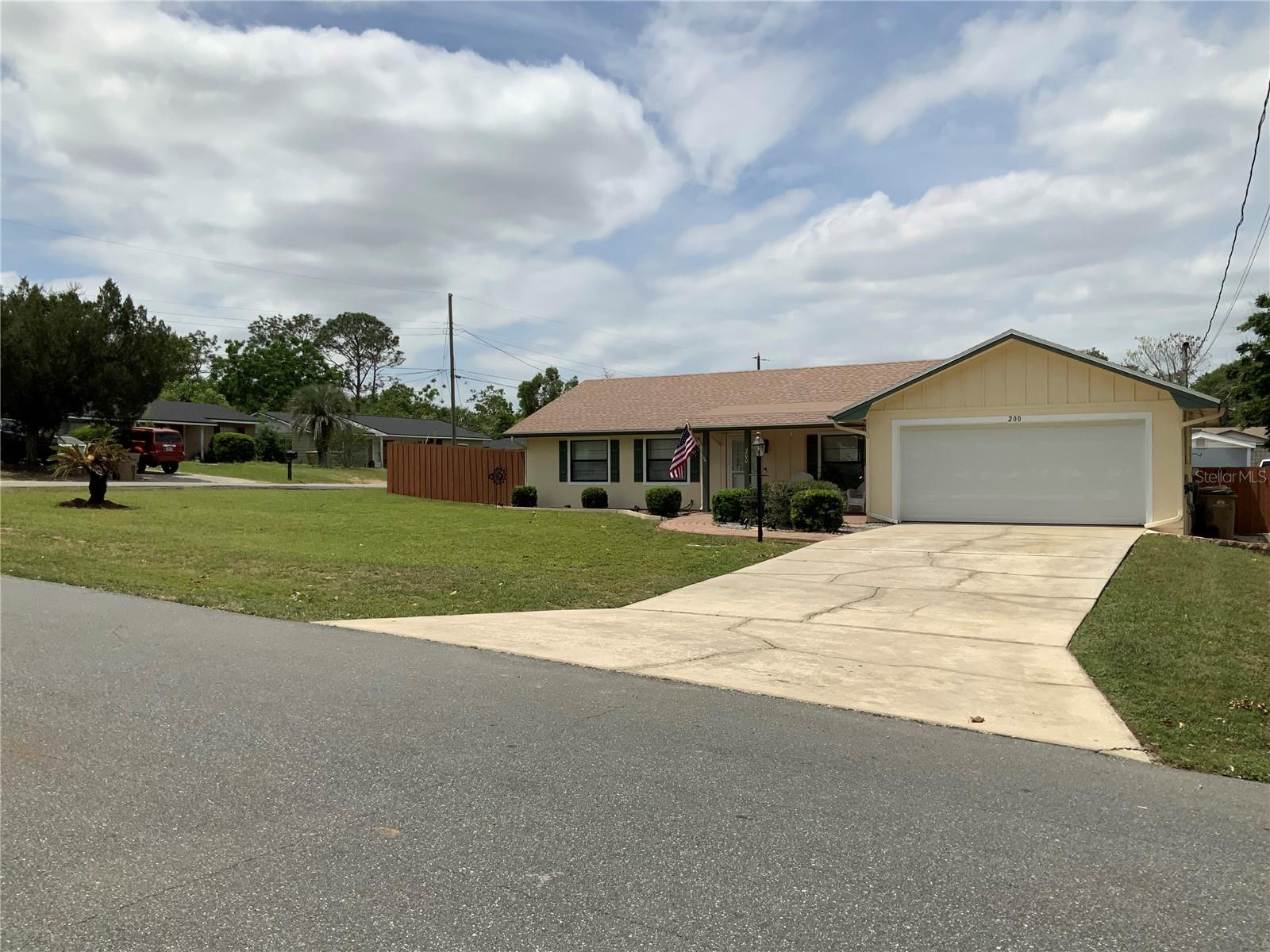 200 BRYAN ST, EUSTIS, FL, 32726