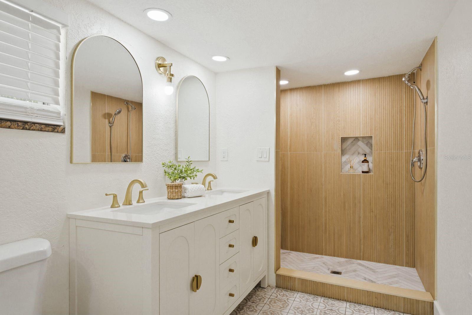 4438 W WYOMING AVE, TAMPA, FL, 33616