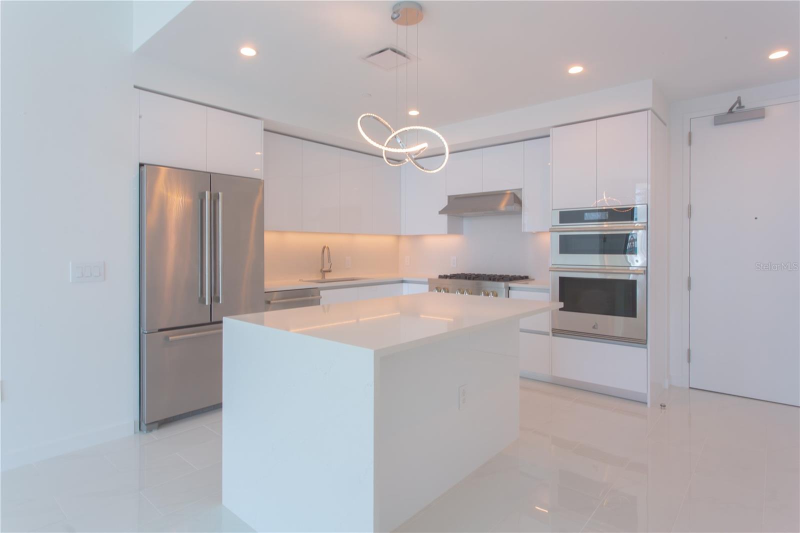 400 CENTRAL AVE #1806, ST PETERSBURG, FL, 33701