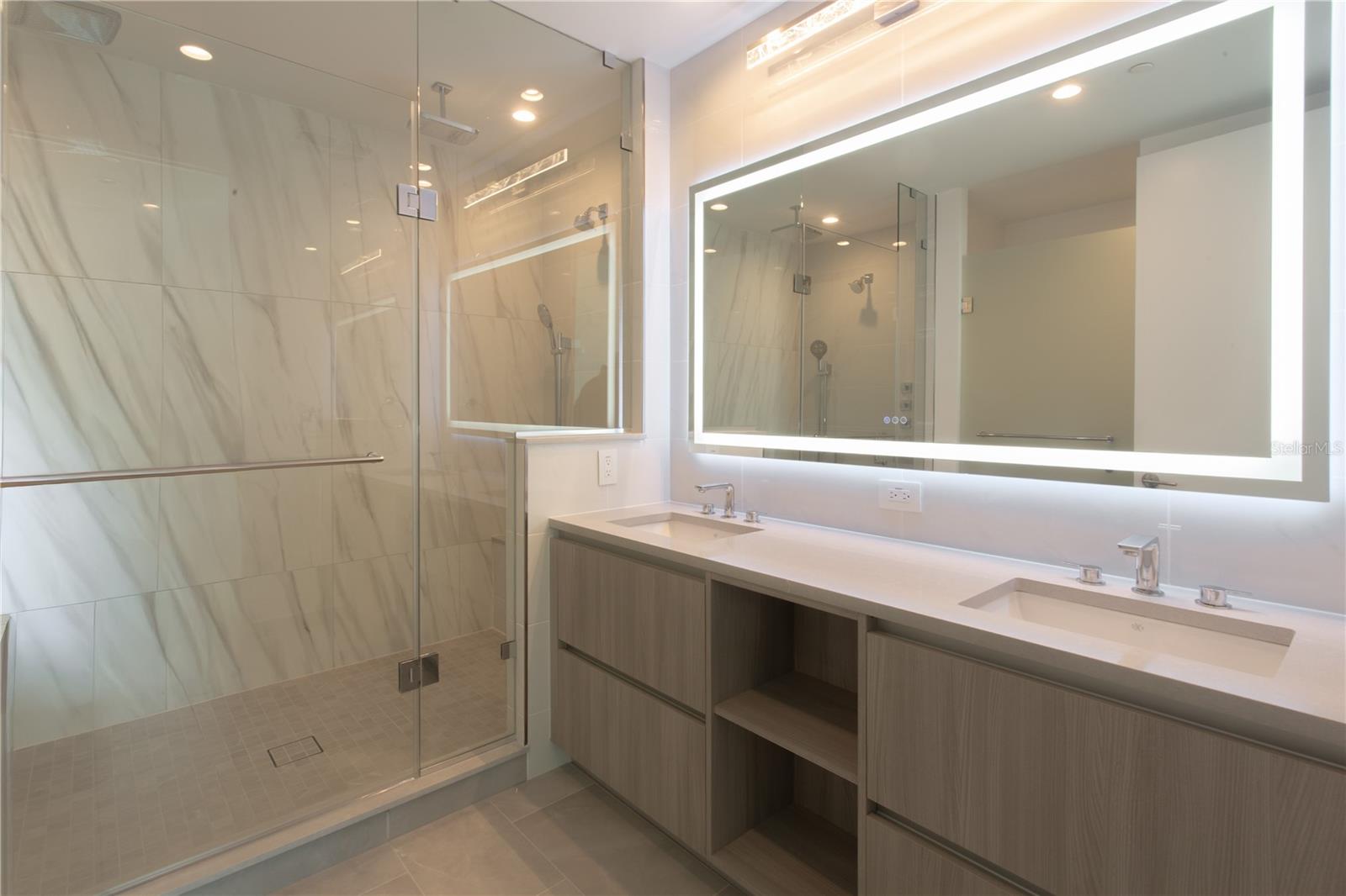 400 CENTRAL AVE #1806, ST PETERSBURG, FL, 33701