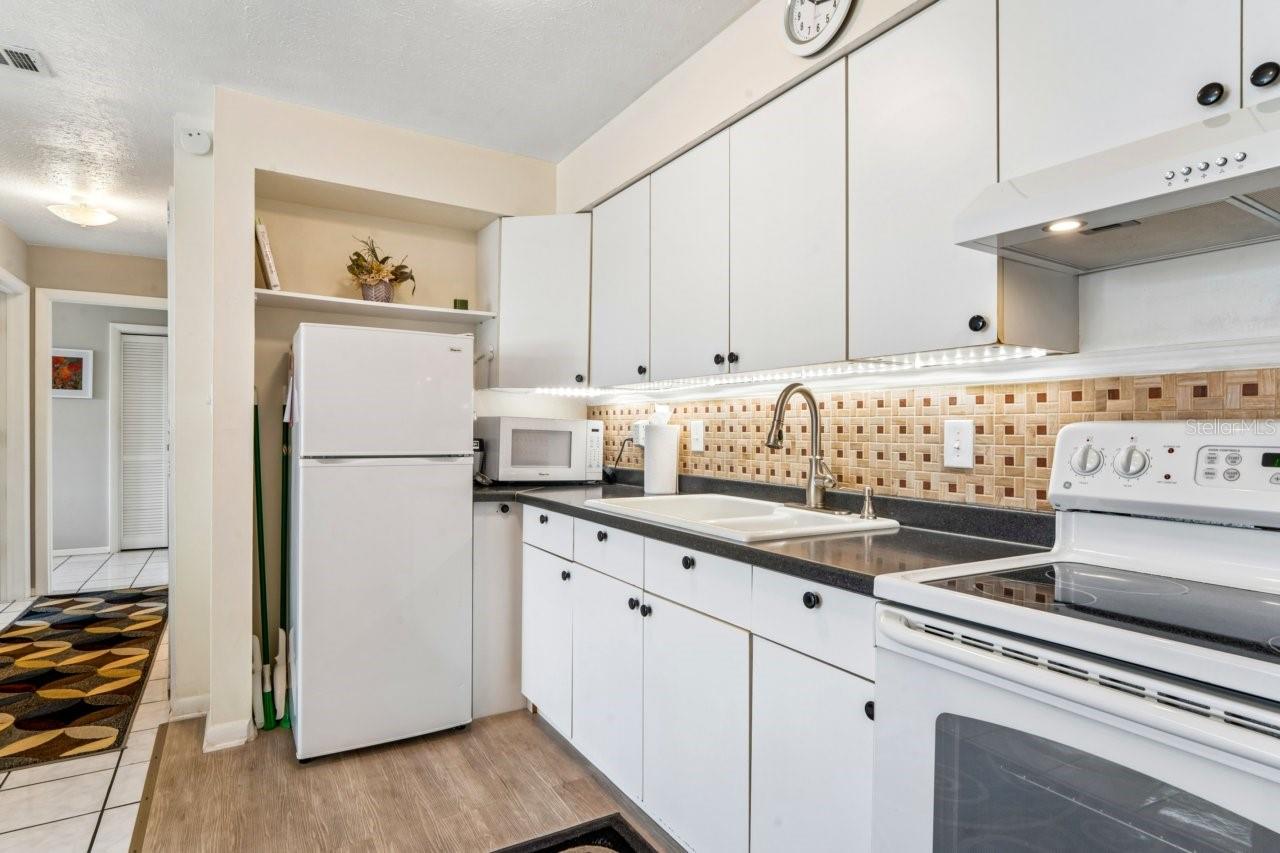 4363 TAHITIAN GARDENS CIR #B, HOLIDAY, FL, 34691