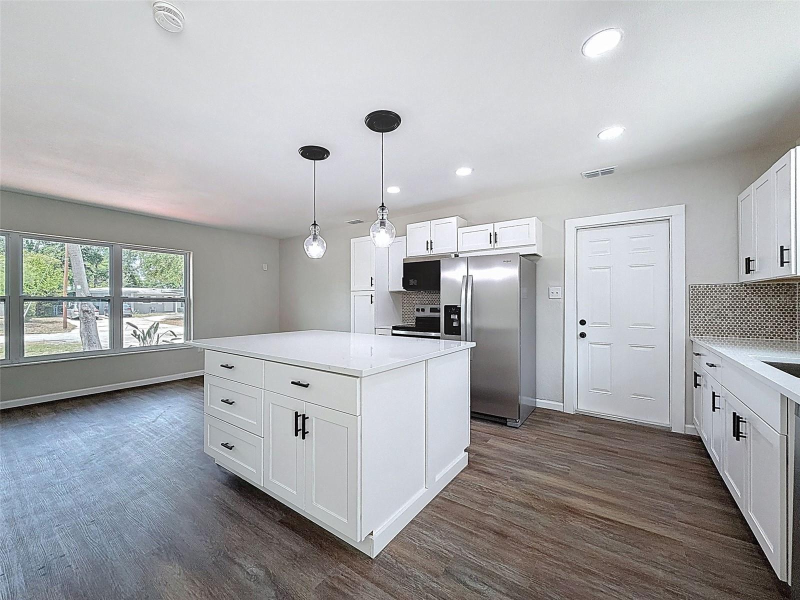 7648 15TH AVE N, ST PETERSBURG, FL, 33710