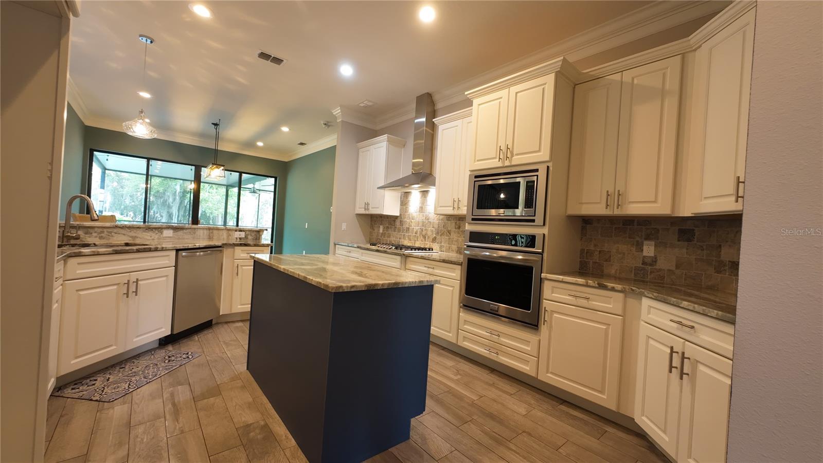 2120 SOUTHERN OAKS LN, LAKELAND, FL, 33813