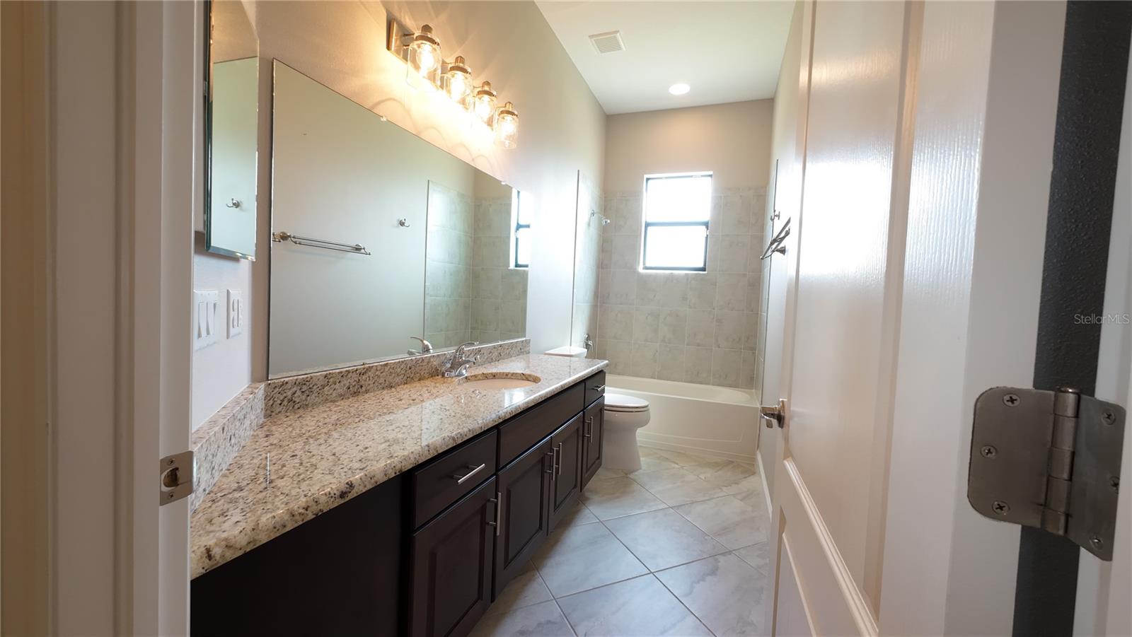 2120 SOUTHERN OAKS LN, LAKELAND, FL, 33813